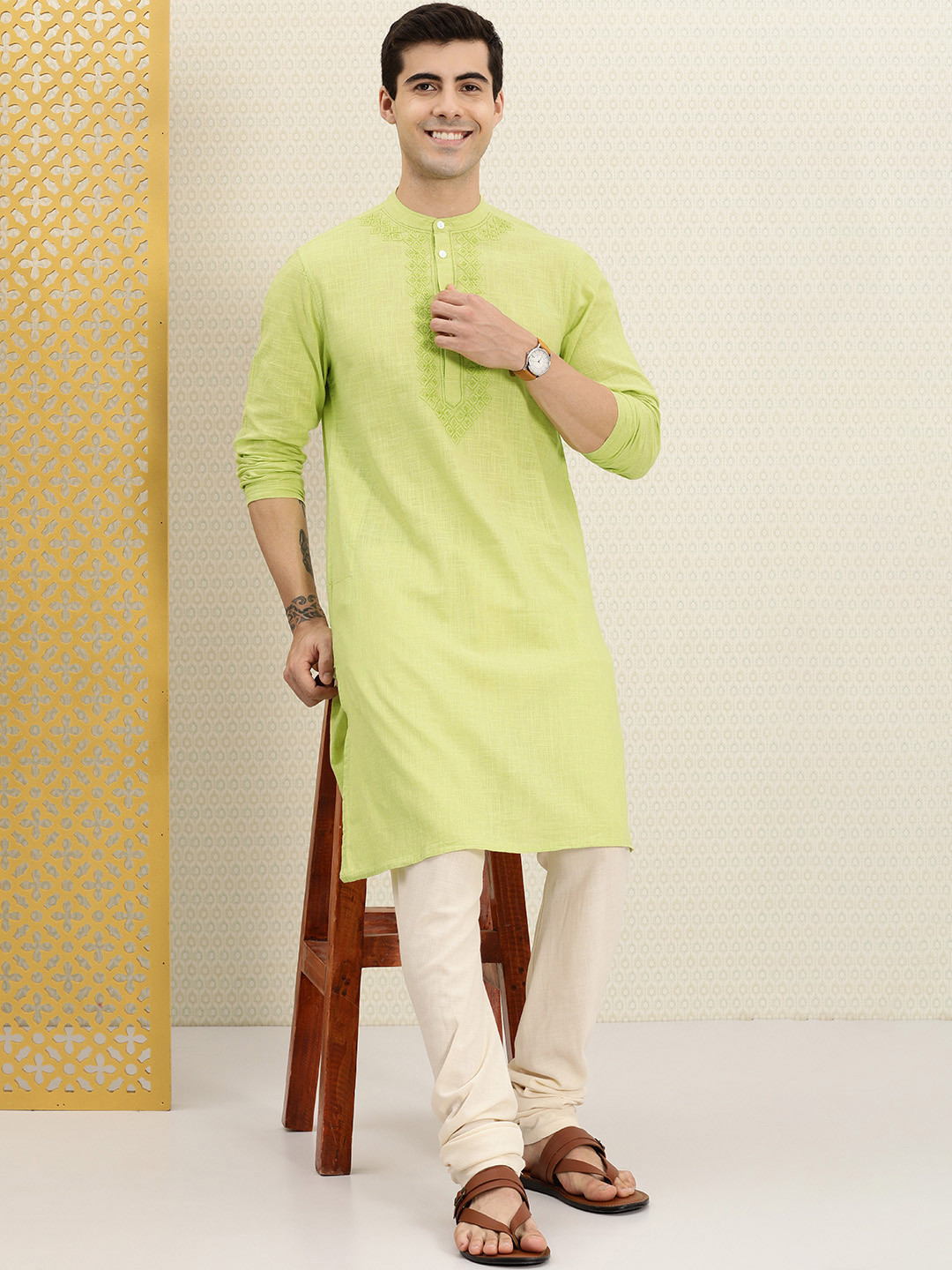 

House of Pataudi Men Green Embroidered Pure Cotton Rozana Straight Kurta