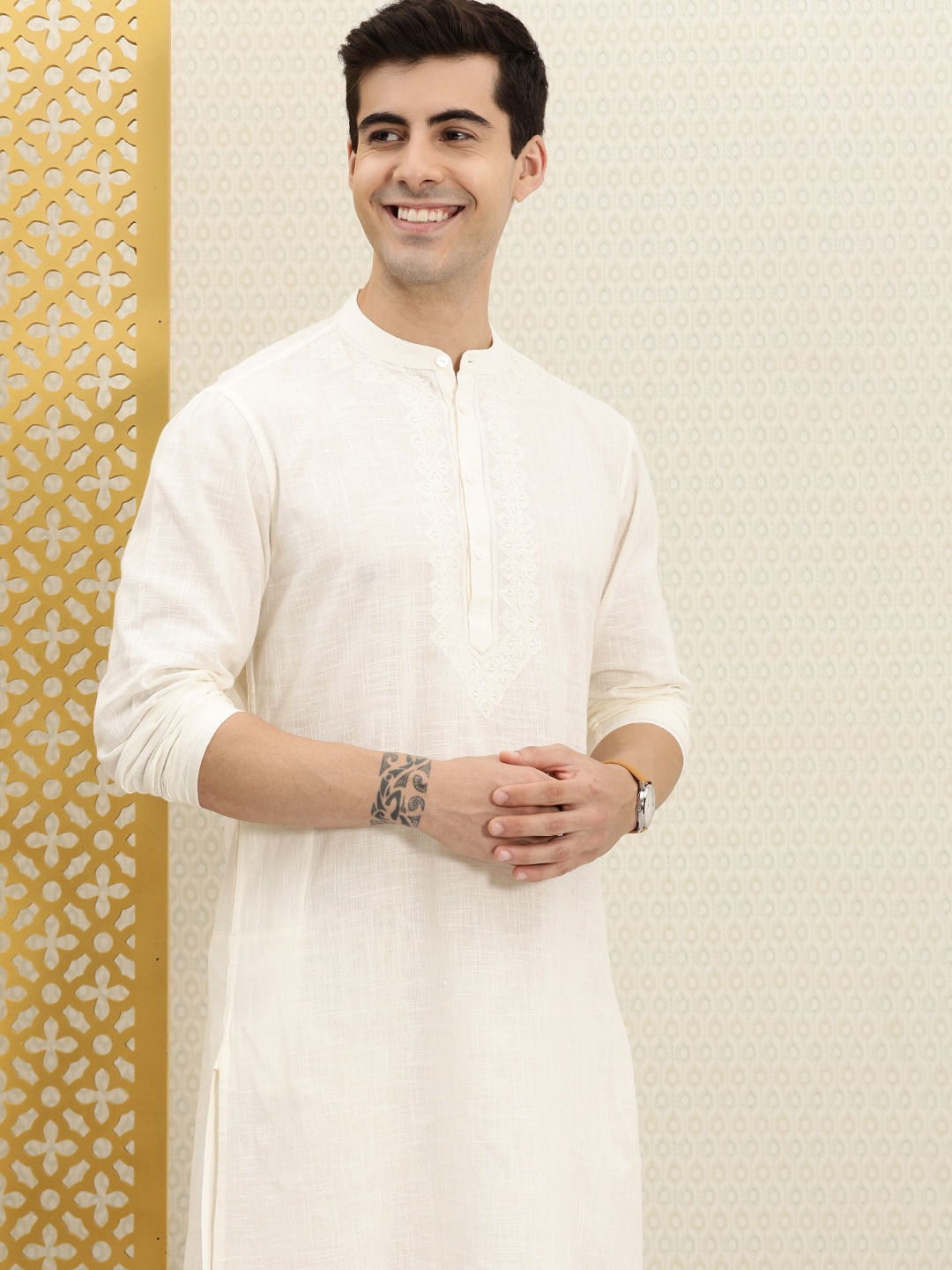 

House of Pataudi Men White Embroidered Pure Cotton Rozana Straight Kurta