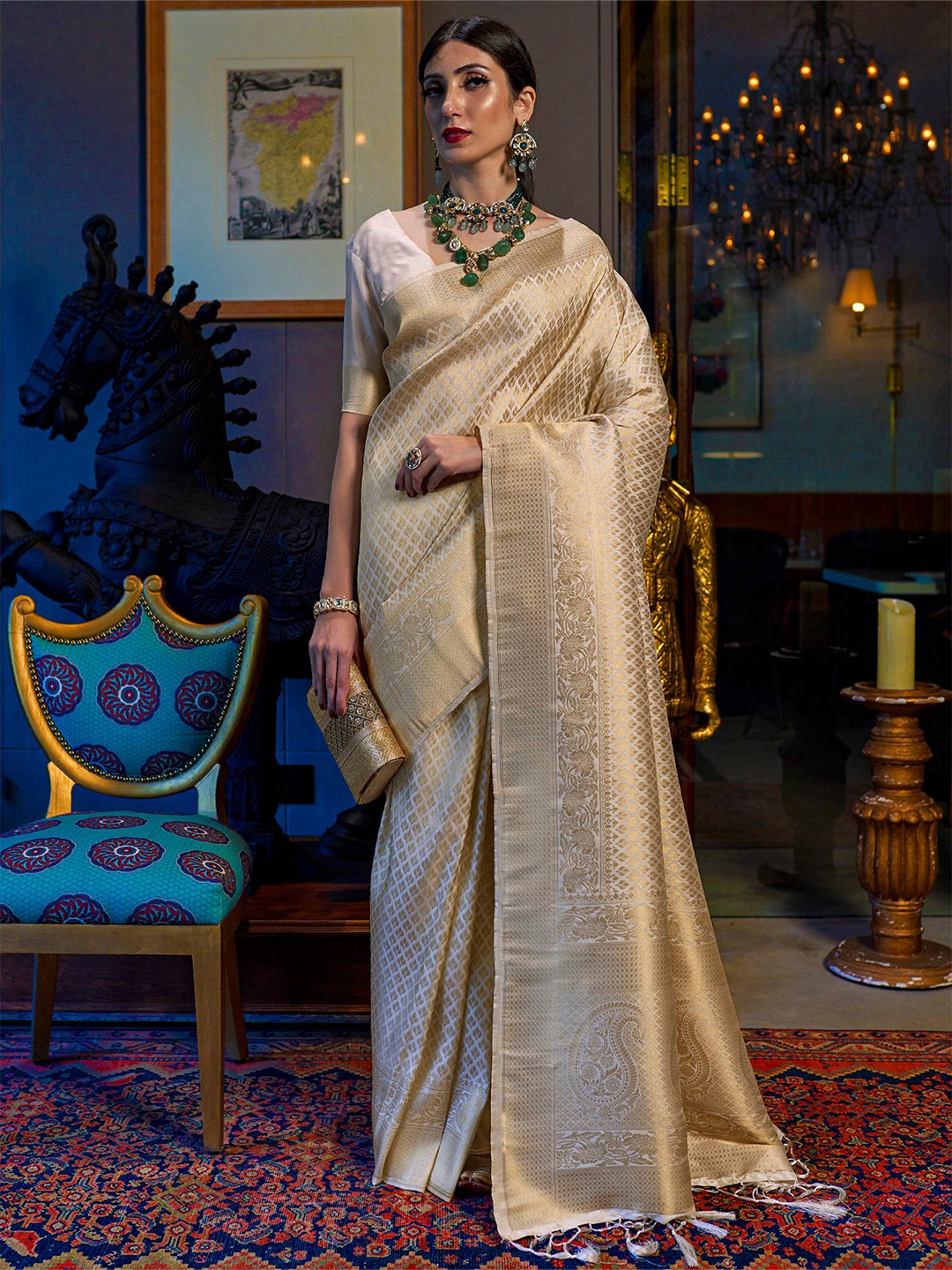 

Mitera Cream-Coloured & Gold-Toned Ethnic Motifs Zari Silk Blend Kanjeevaram Saree