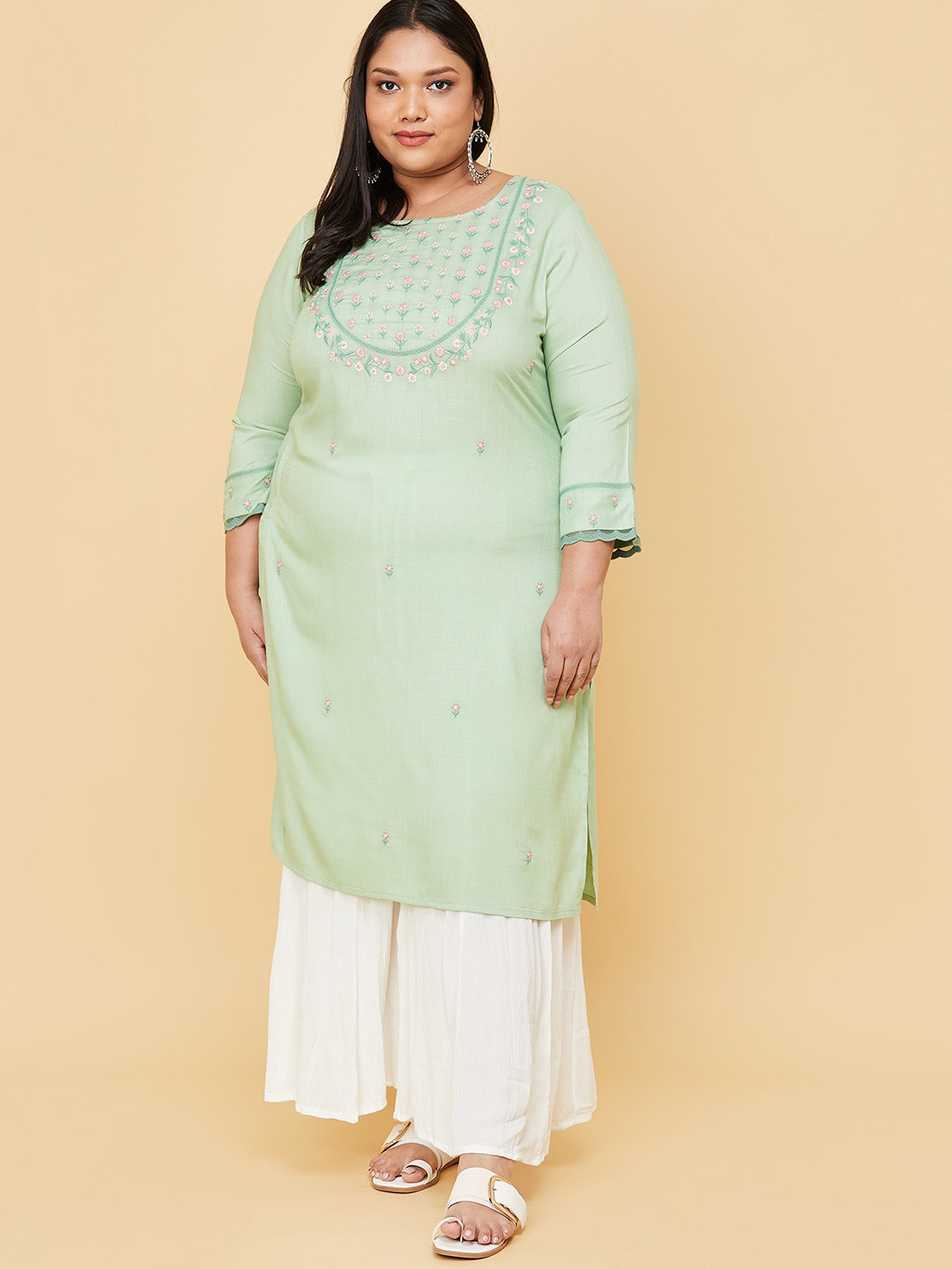 

max Plus Size Women Green Floral Yoke Design Thread Work Kurta