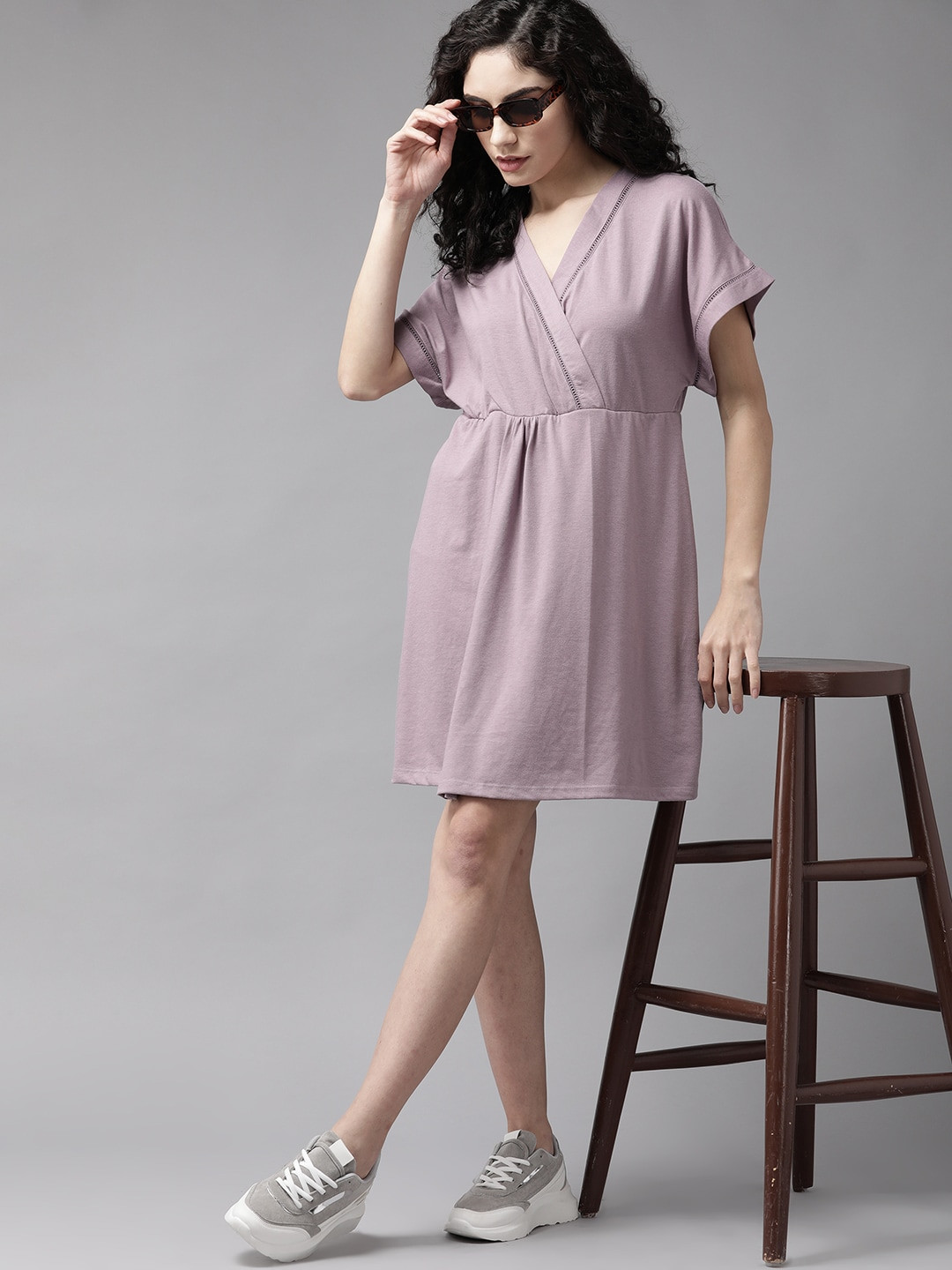 

The Roadster Lifestyle Co. Mauve Solid Wrap Dress