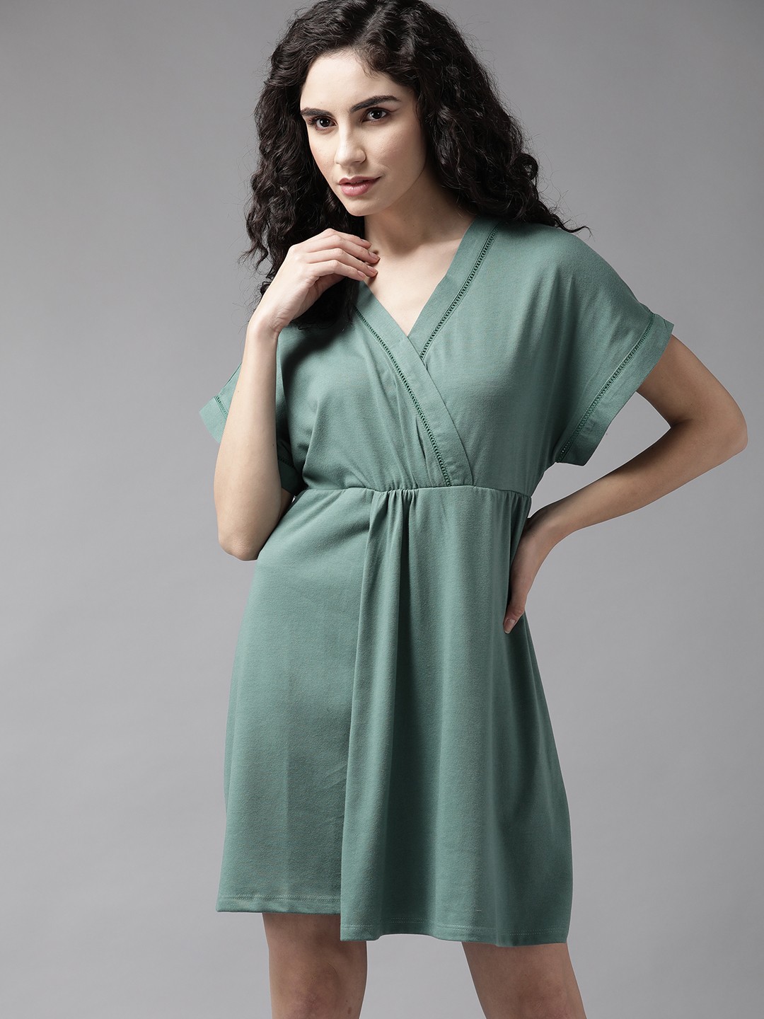 

The Roadster Lifestyle Co. Green Solid Wrap Dress
