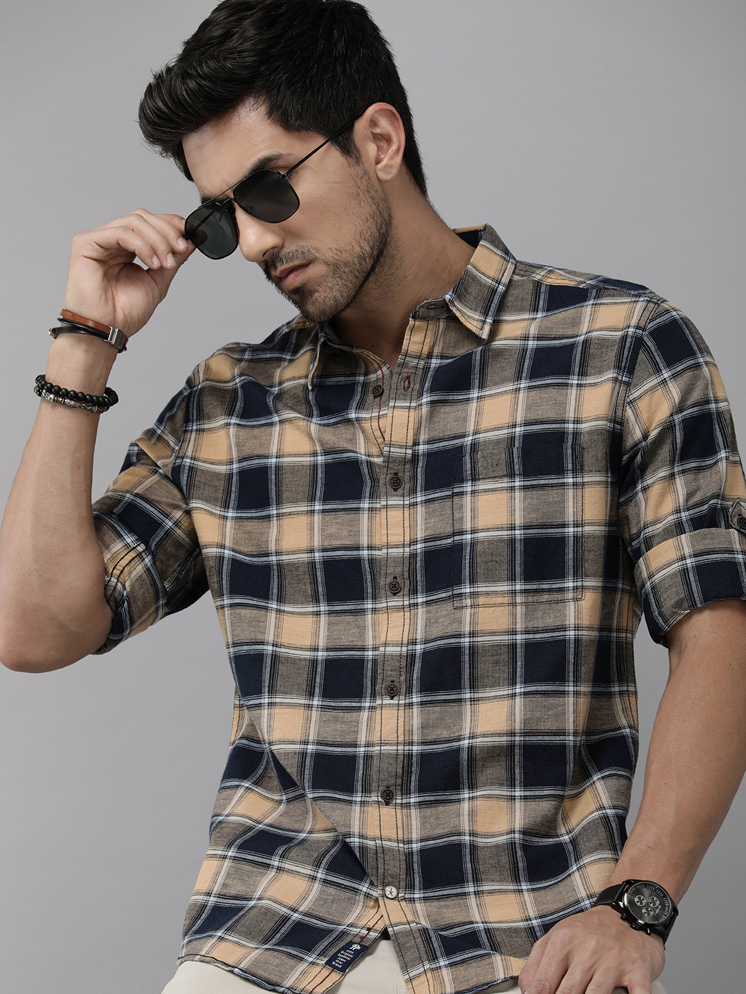 

The Roadster Life Co. Spread Collar Cotton-Linen Checked Casual Shirt, Beige