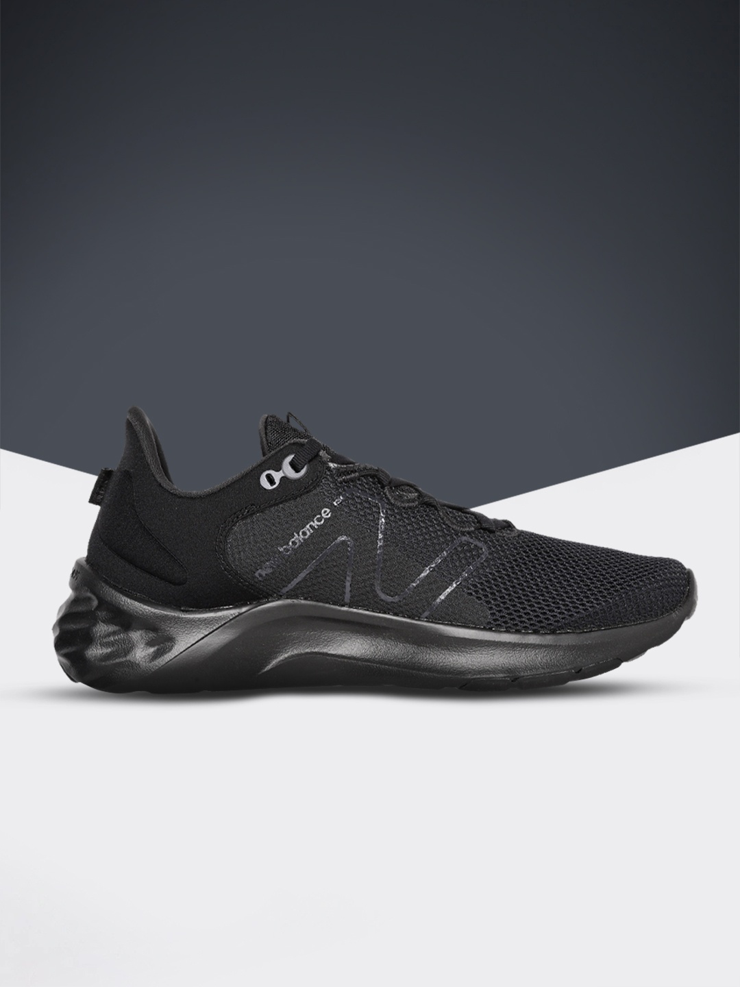 

New Balance Men Black Woven Design Running Shoes