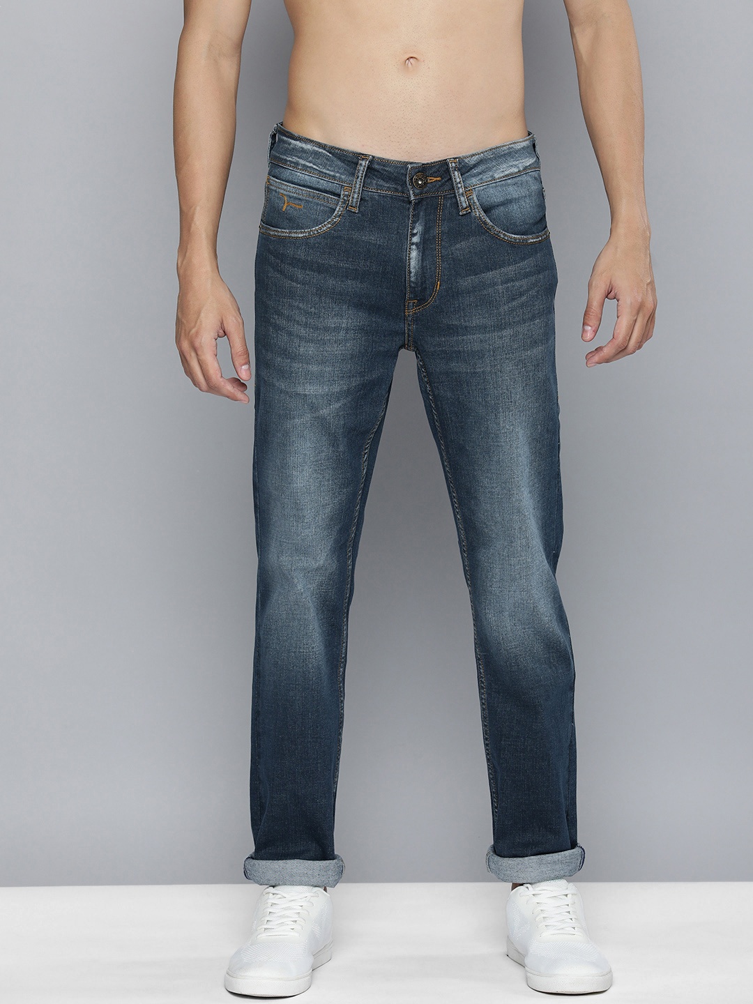 

Flying Machine Men Blue Slim Tapered Fit Light Fade Stretchable Jeans