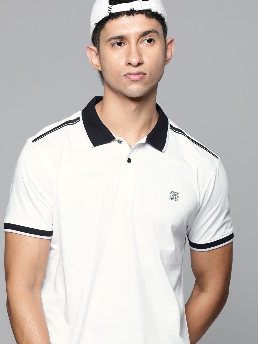 

Flying Machine Men White & Black Brand Logo Printed Pure Cotton Slim Fit T-shirt
