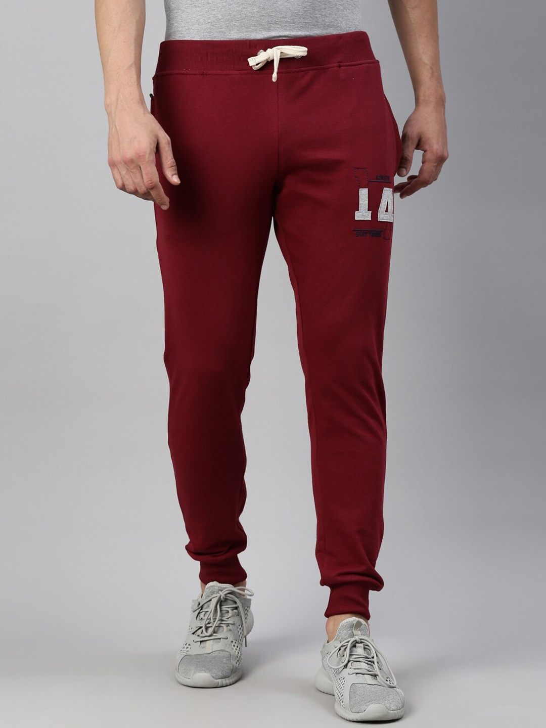 

Joven Men Burgundy Solid Slim-Fit Joggers