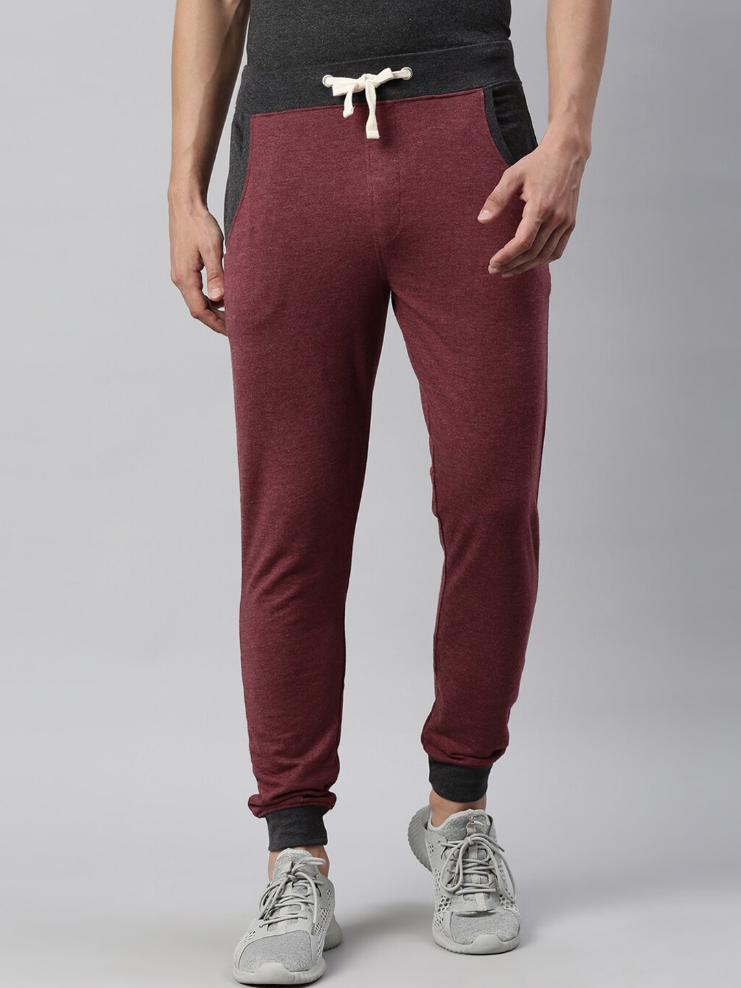 

Joven Men Maroon Solid Slim Fit Anti Odour Joggers