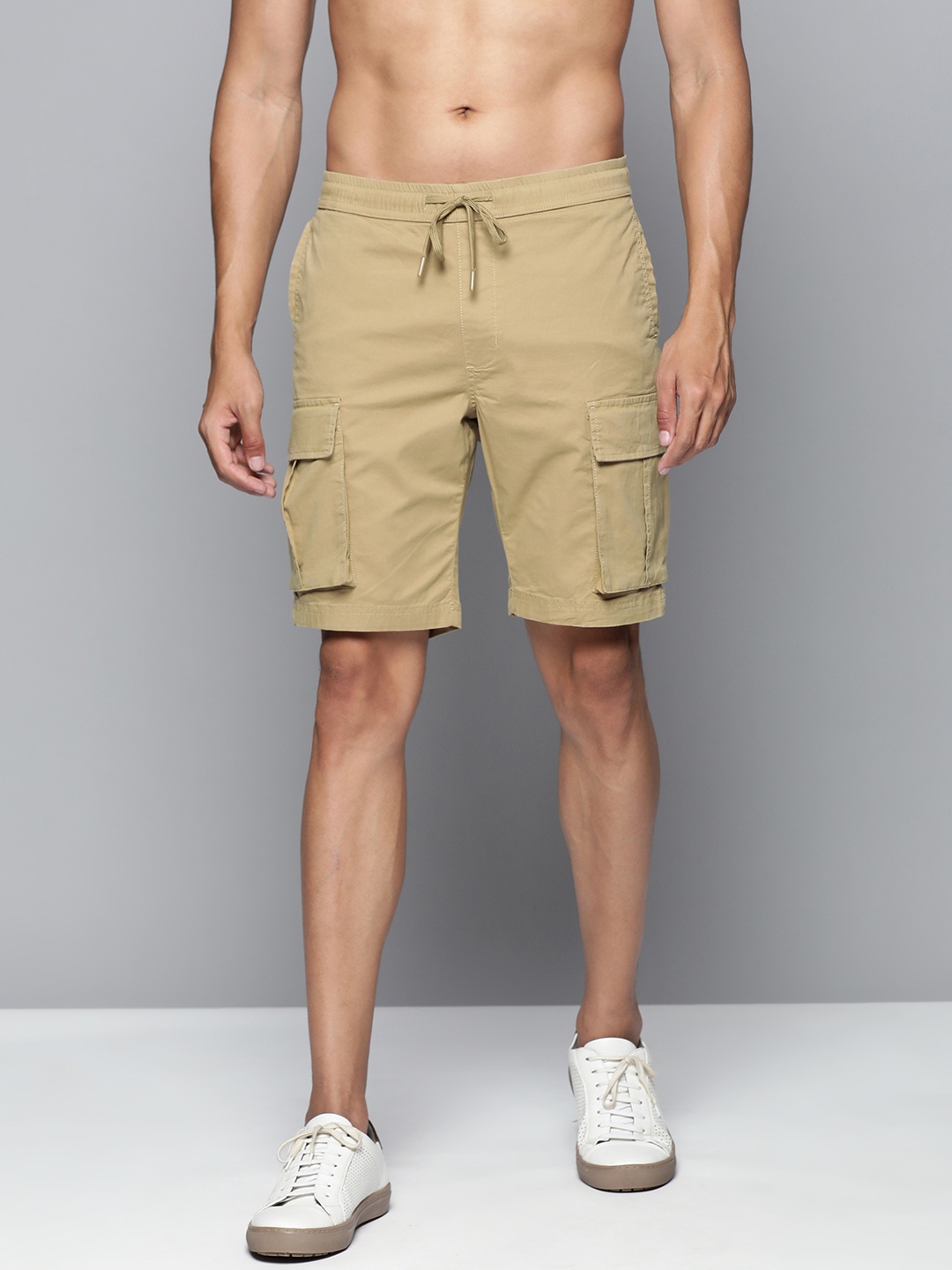 

Flying Machine Men Khaki Slim Fit Cargo Shorts