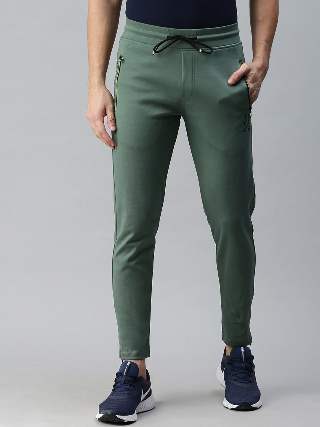 

SHOWOFF Men Green Solid Slim-Fit Cotton Track Pants