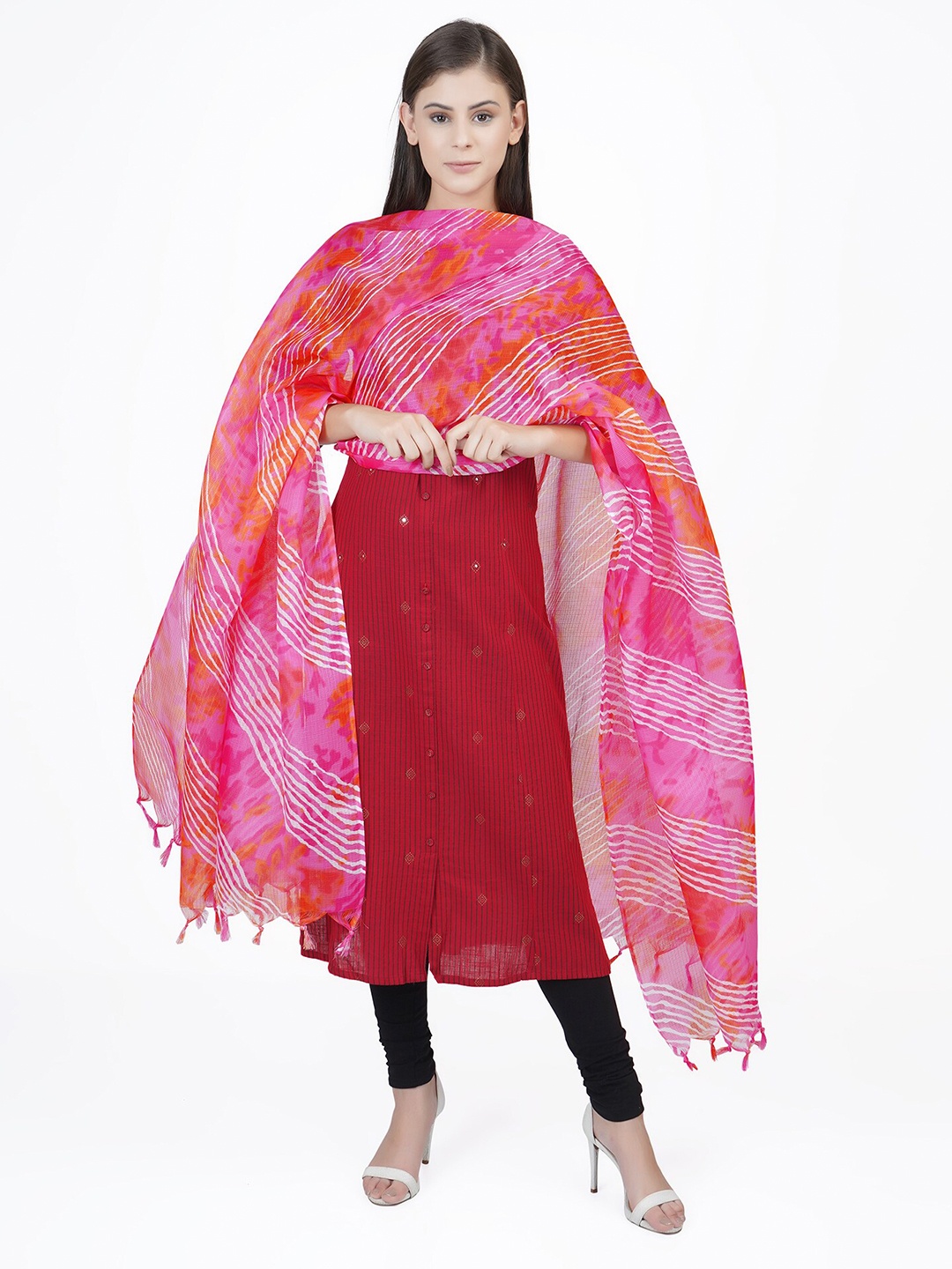 

La Vastraa Pink & Orange Dyed Cotton Silk Leheriya Dupatta