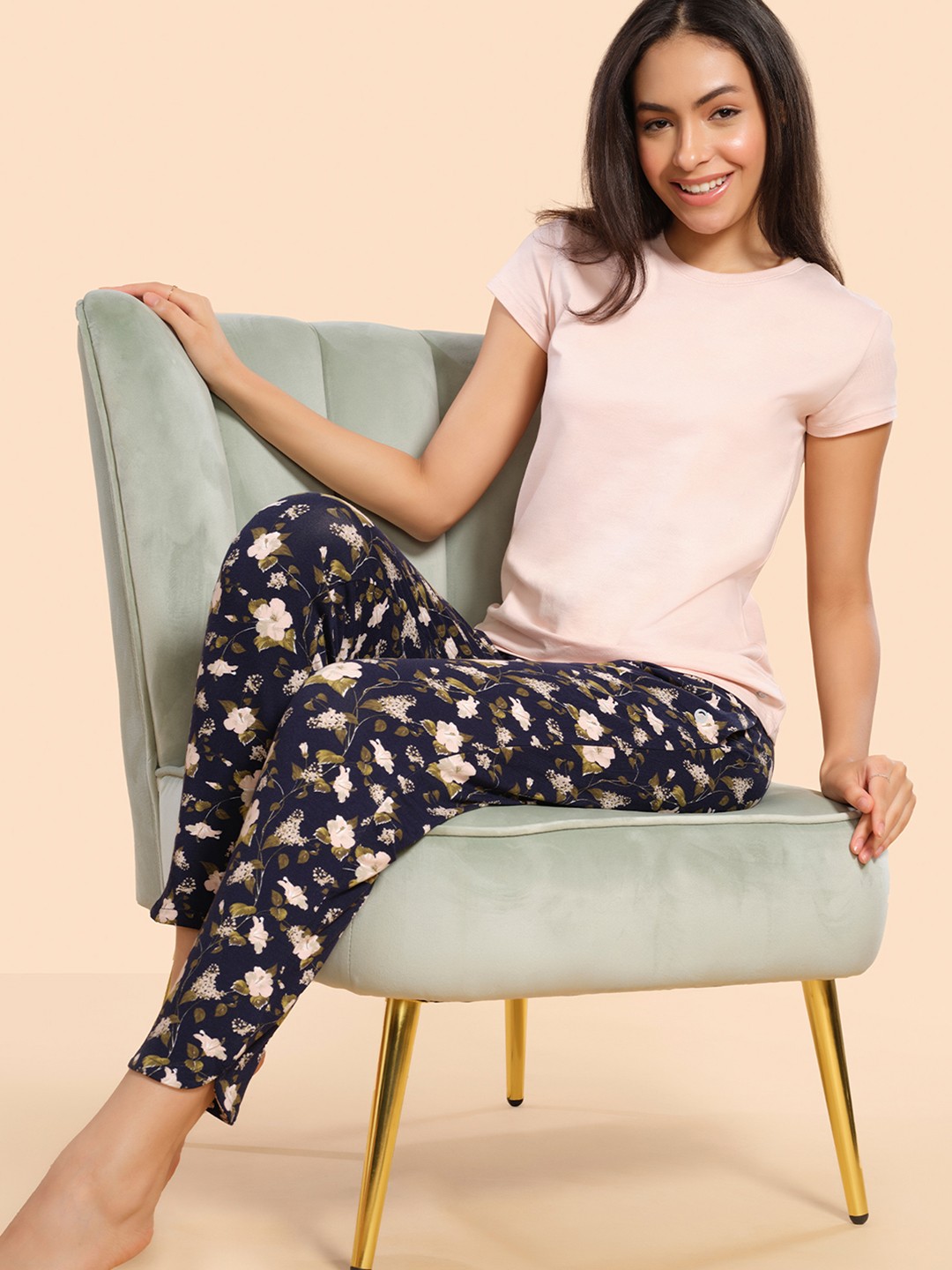 

Enamor Women Navy Blue Printed Lounge Pant