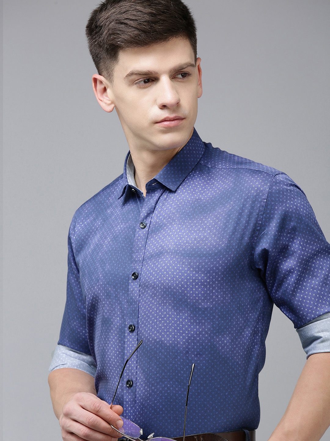 

V Dot Men Geometric Printed Slim Fit Pure Cotton Formal Shirt, Navy blue