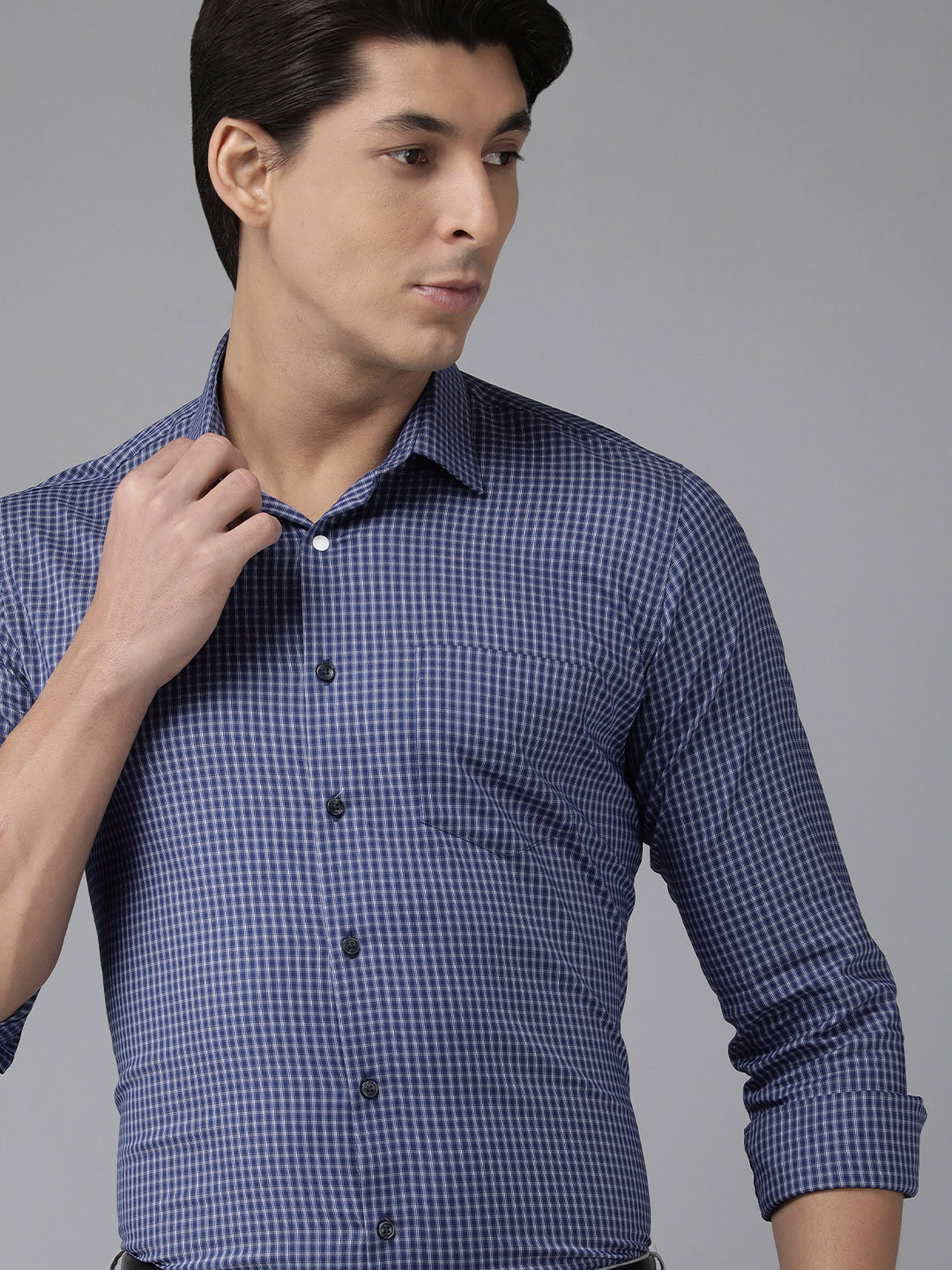 

Van Heusen Men Navy Blue Slim Fit Micro Checks Formal Shirt