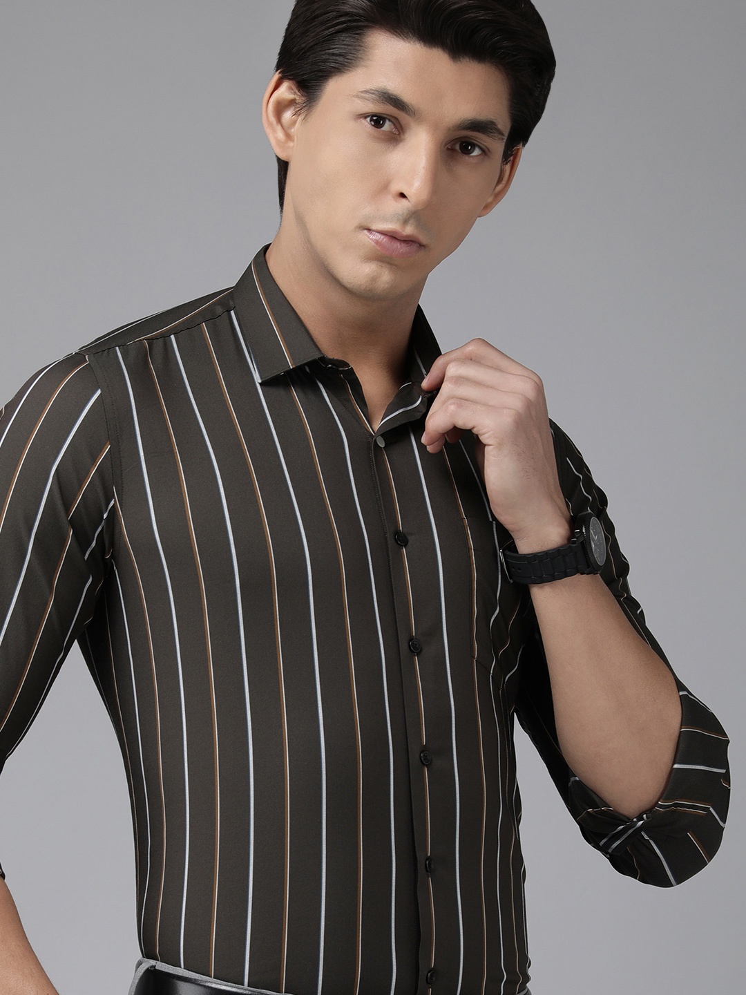 

Van Heusen Men Olive Green Slim Fit Striped Formal Shirt