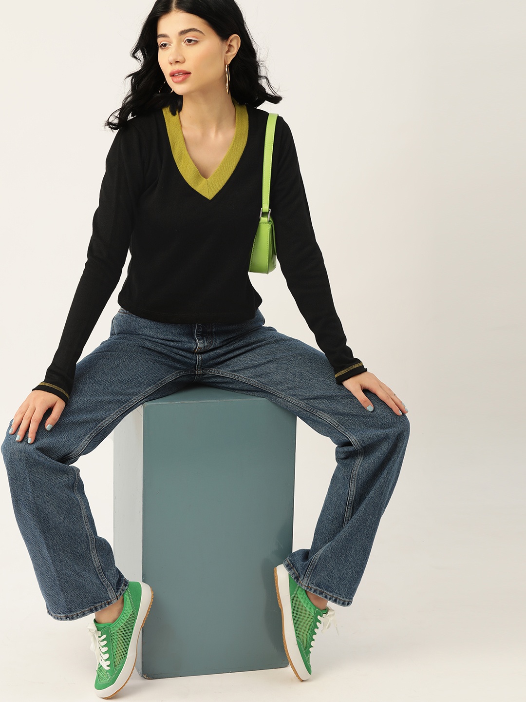 

DressBerry Women Black Solid Crop Pullover