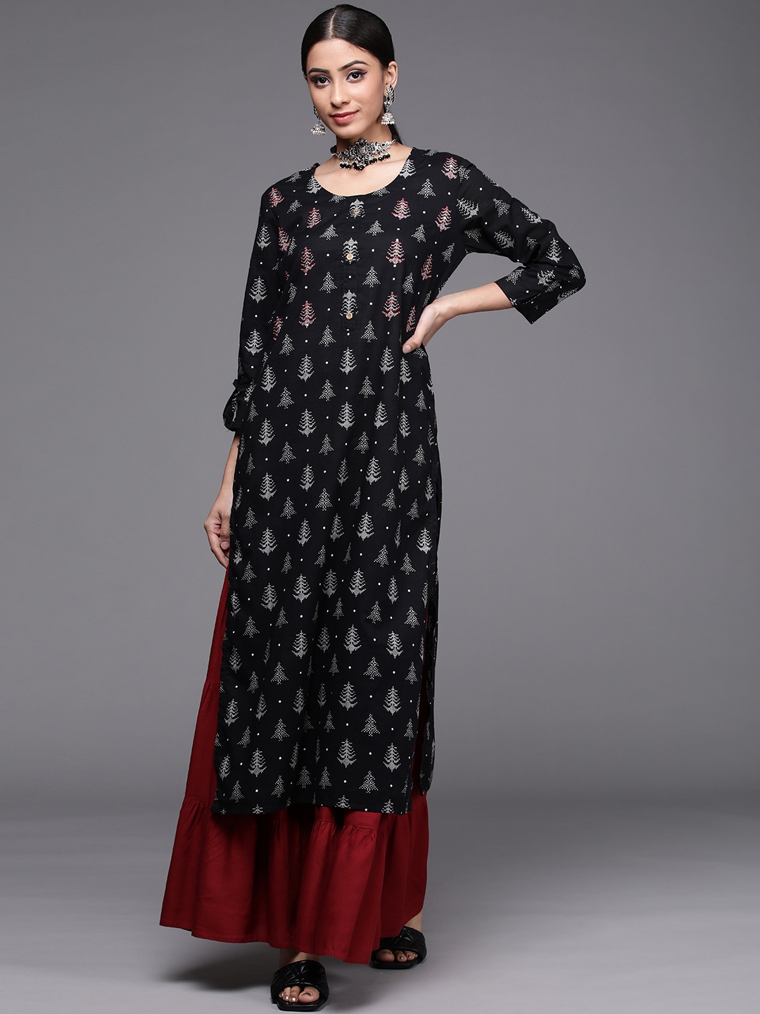 

Varanga Women Black & White Ethnic Motifs Printed Kurta