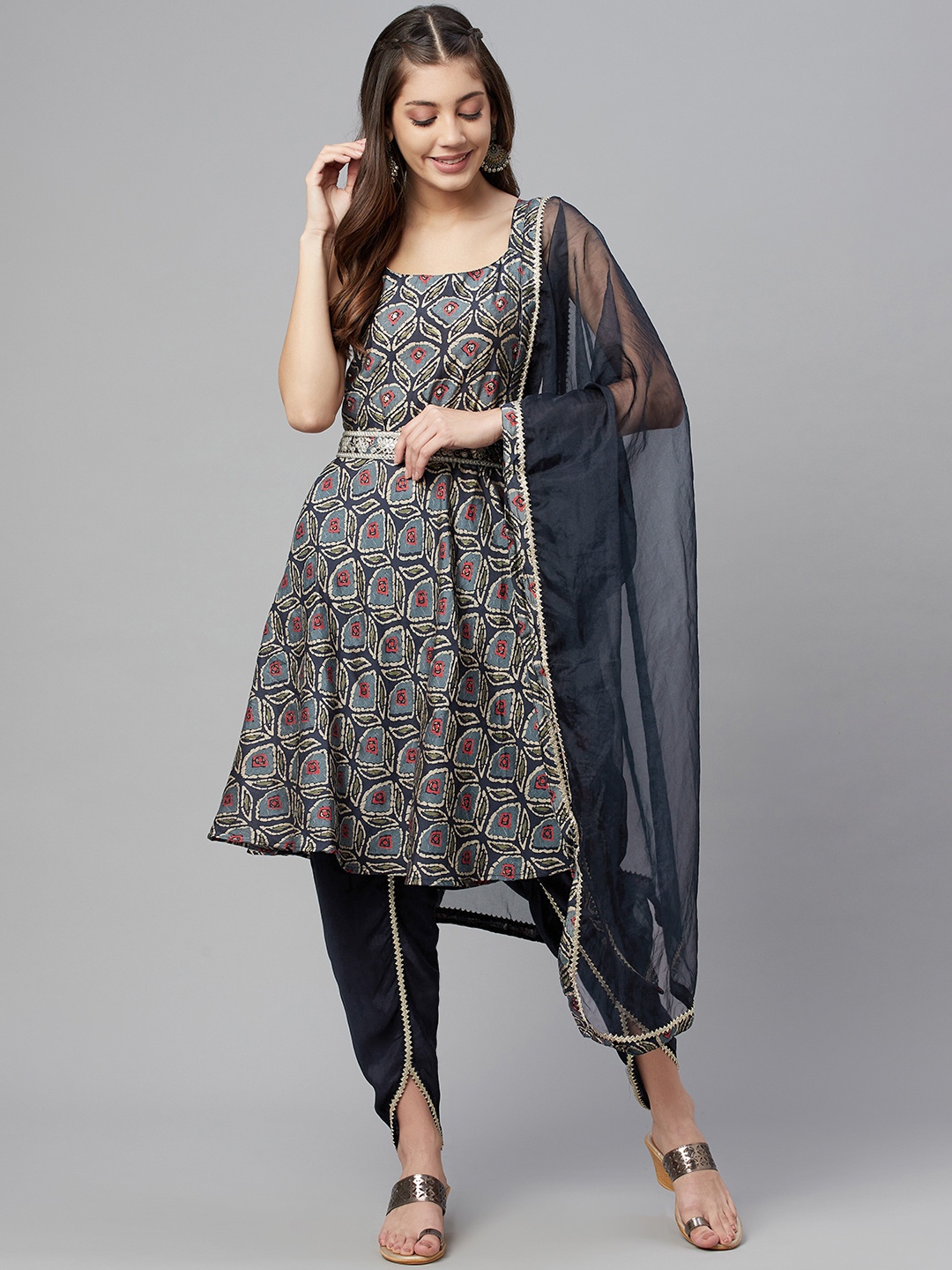 

Readiprint Fashions Women Navy Blue Ethnic Printed Kurta with Dhoti Pants & Dupatta