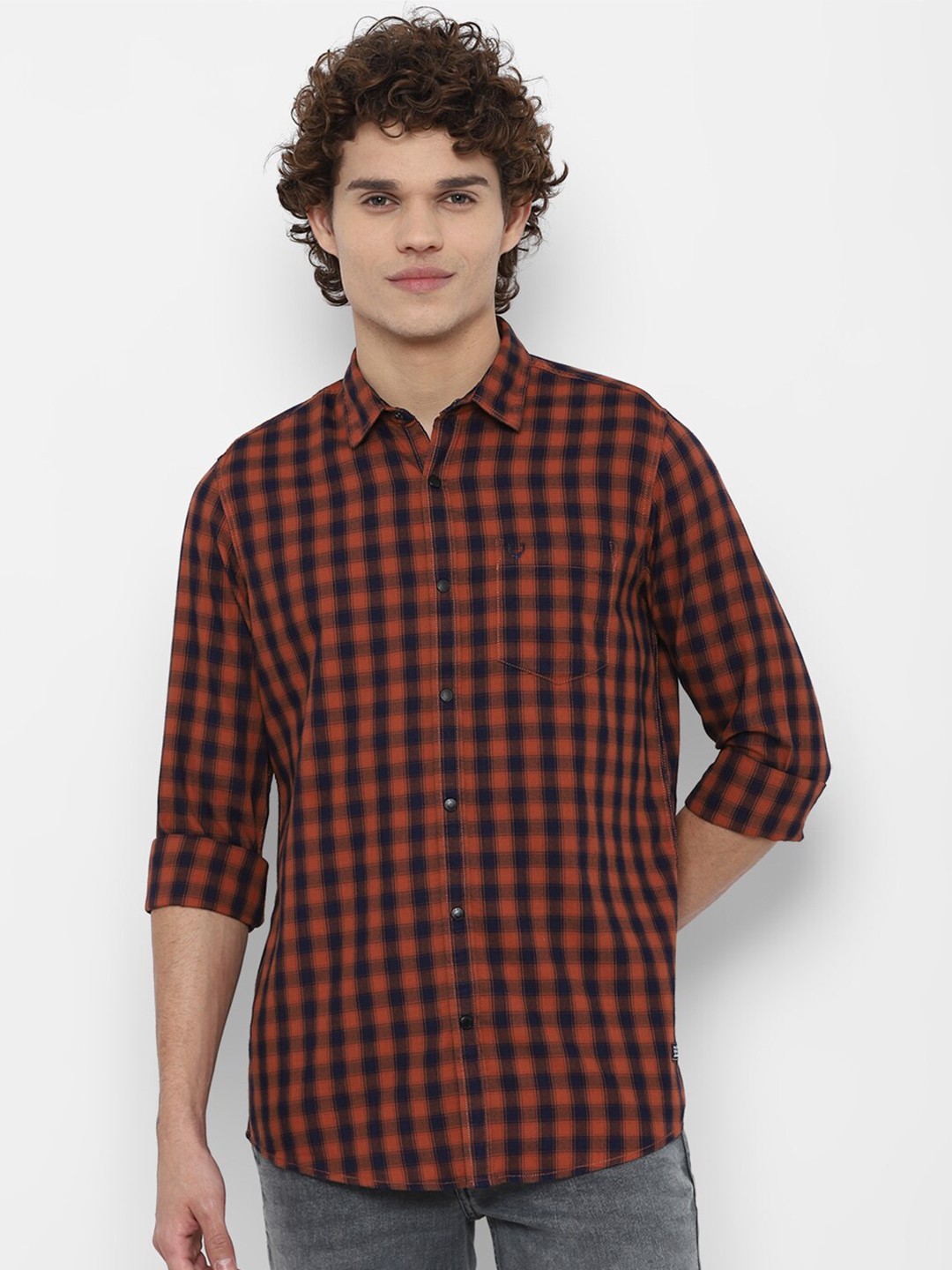 

Allen Solly Sport Men Red & Navy Blue Gingham Checked Casual Shirt