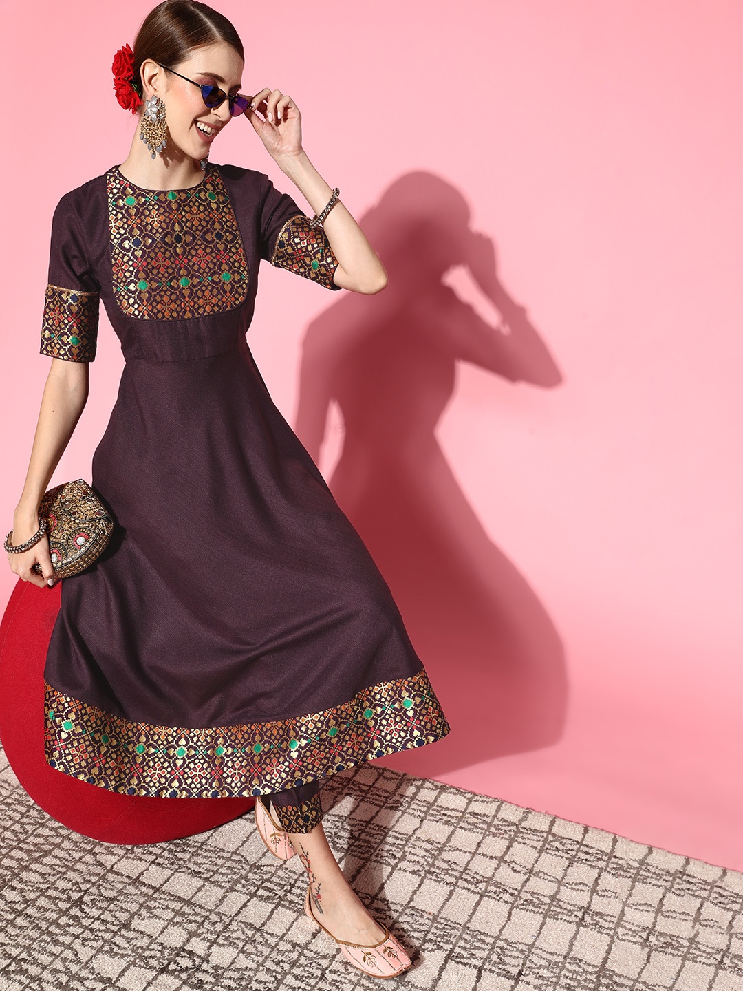 

Inddus Women Ethnic Motifs Cotton Blend Ethereal Embroidery Kurta Set, Burgundy