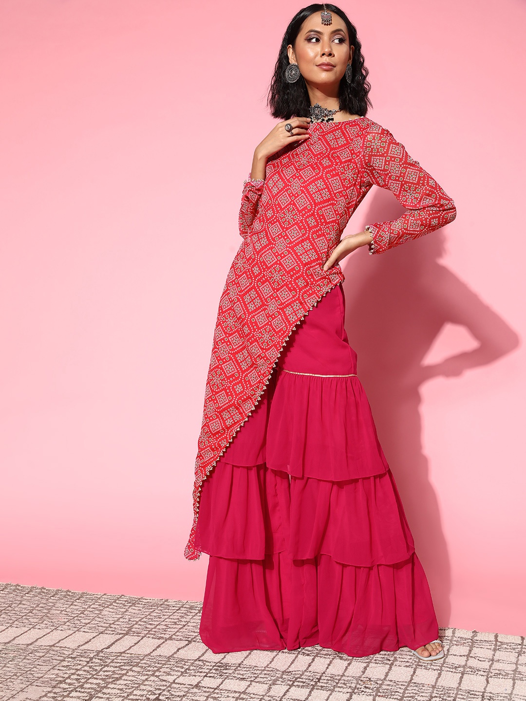 

Inddus Women Bandhani Poly-Chiffon Asymmetric Hemline Kurta Set, Pink