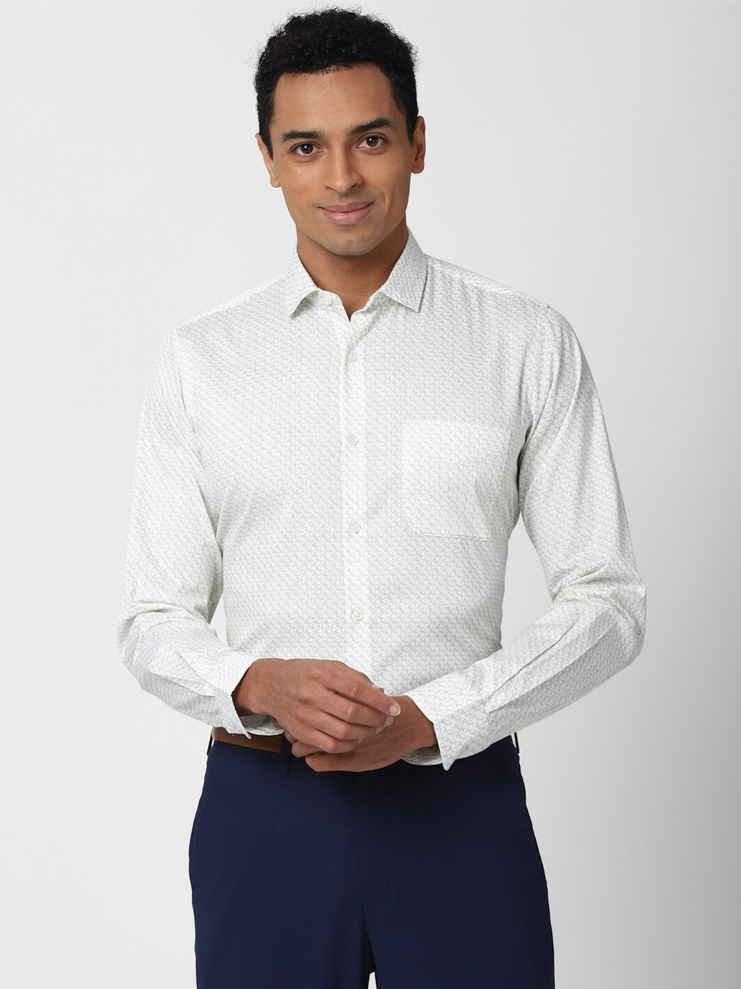 

Peter England Men White Slim Fit Printed Formal Shirt