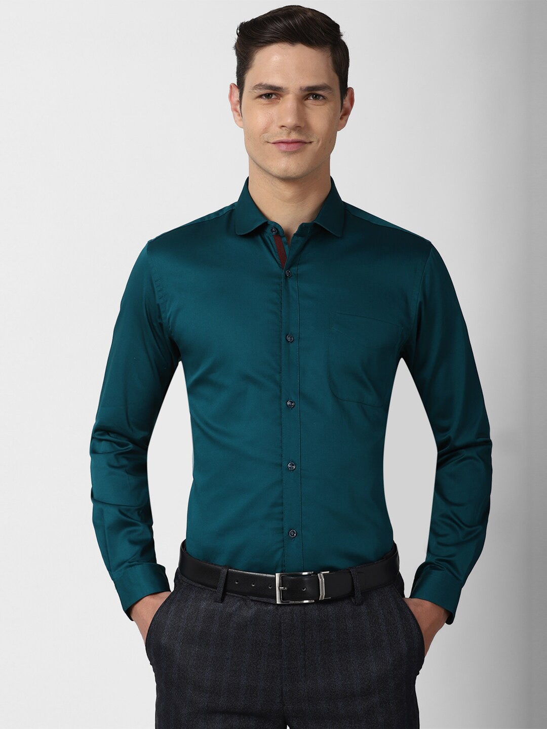 

Peter England Men Green Slim Fit Formal Shirt
