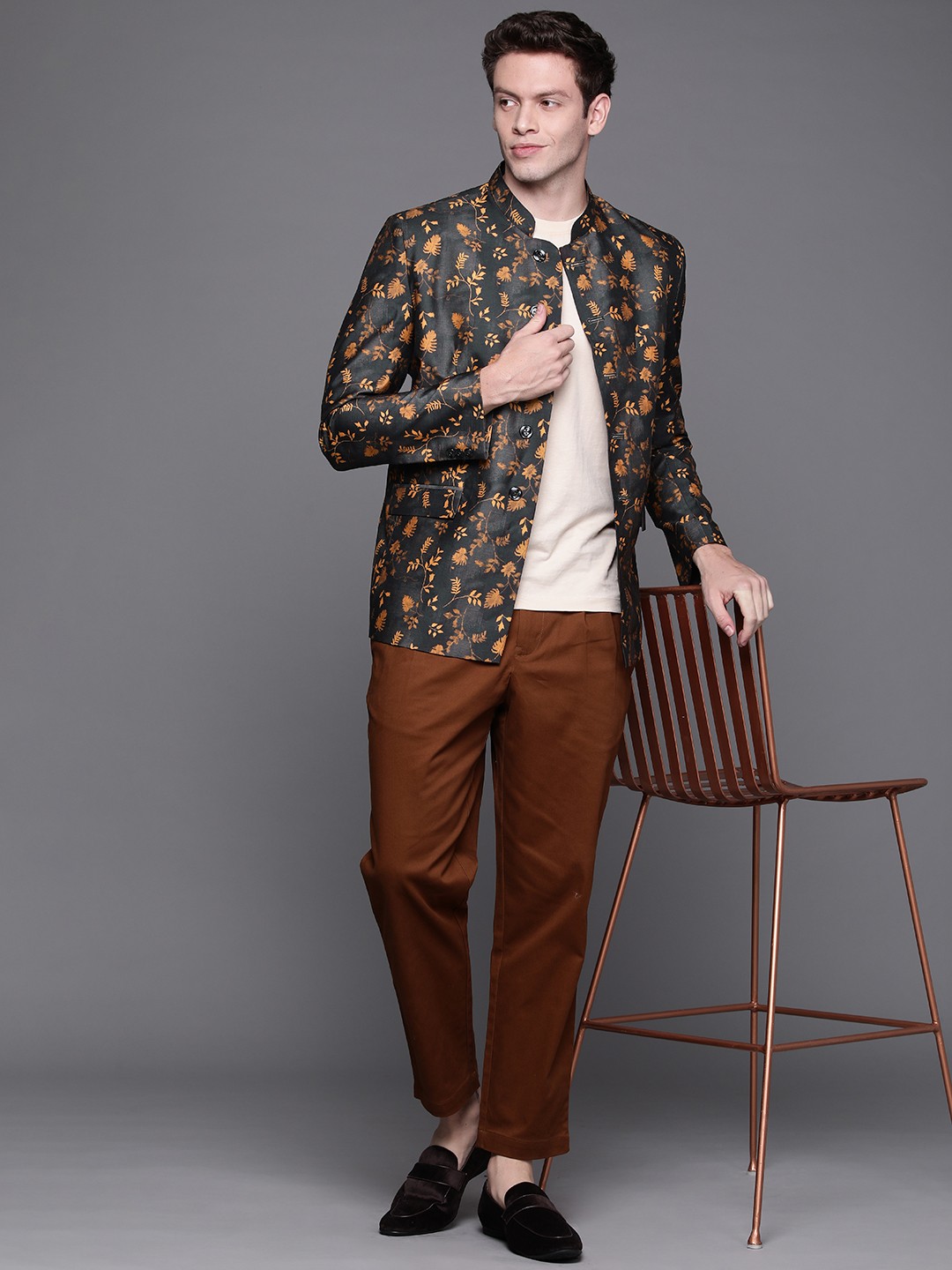 

DEYANN Men Mustard Yellow & Black Printed Bandhgala Blazer