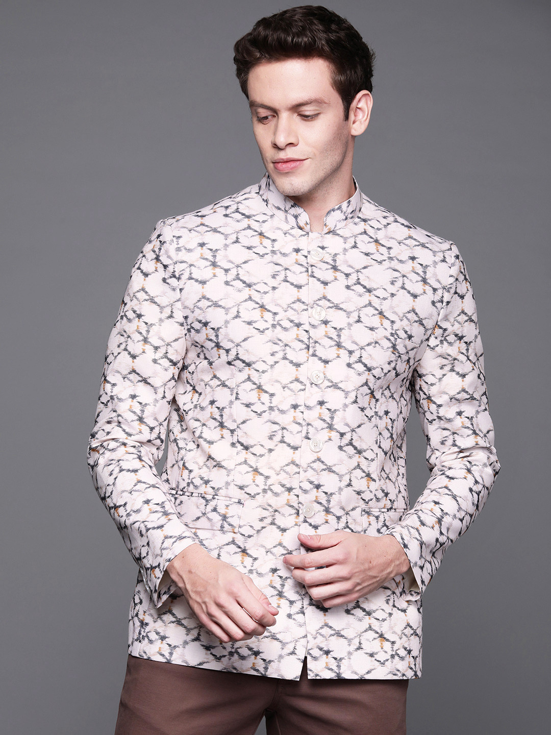 

DEYANN Men Cream & Black Printed Bandhgala Blazer