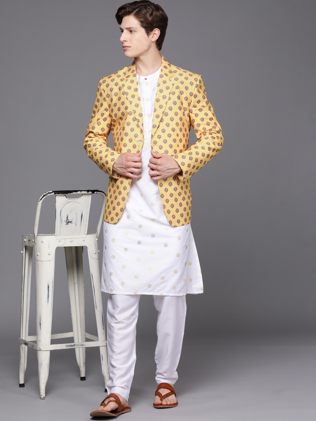 

DEYANN Men Yellow Printed Blazer
