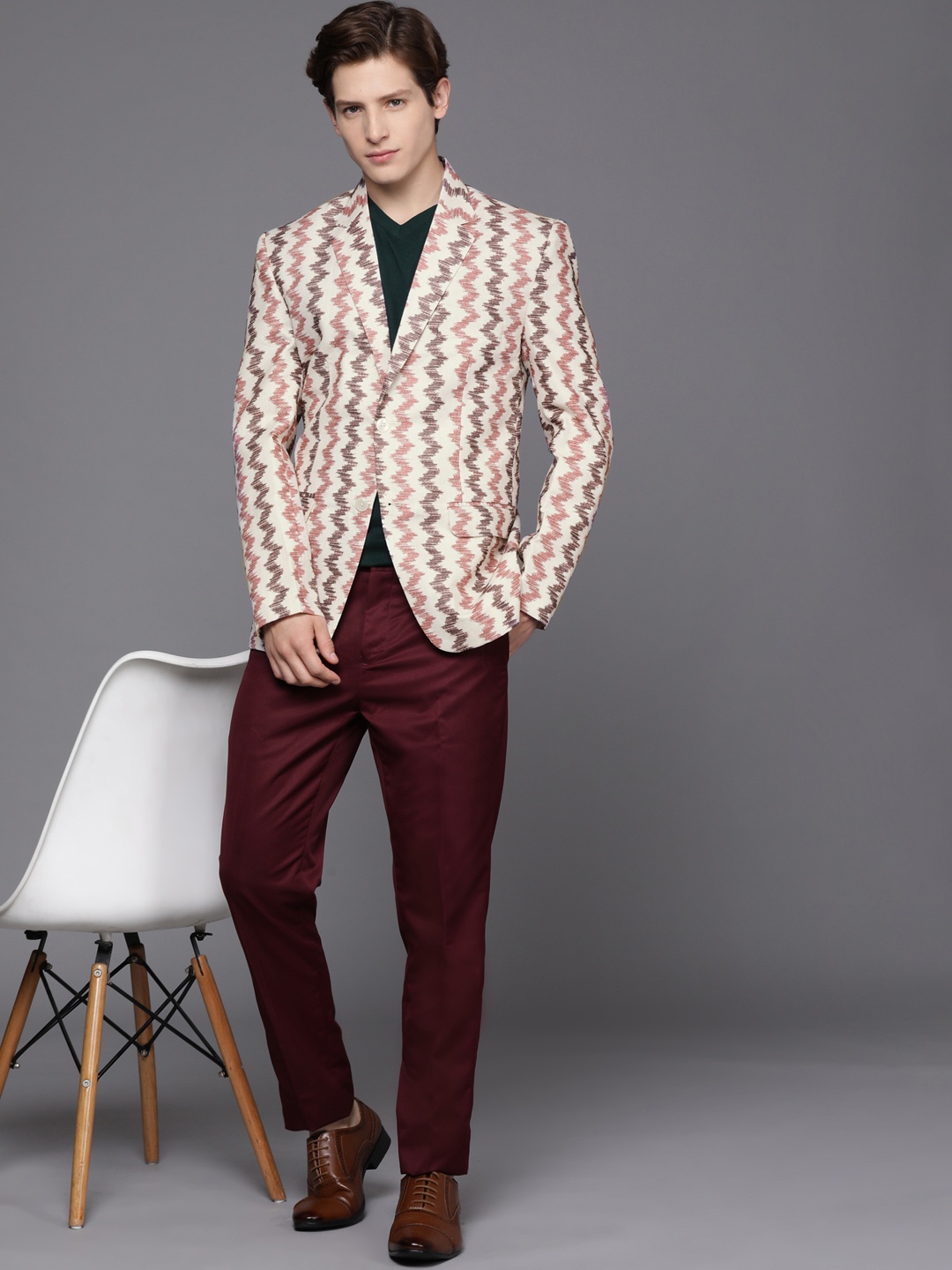 

DEYANN Men Red & Off White Printed Blazer