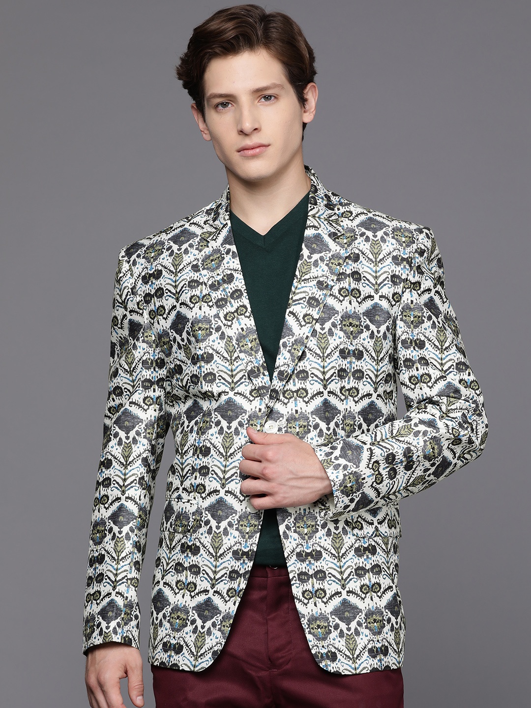 

DEYANN Men Black & Off White Printed Blazer