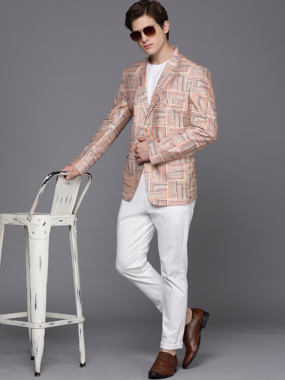 

DEYANN Men Peach Coloured Printed Blazer