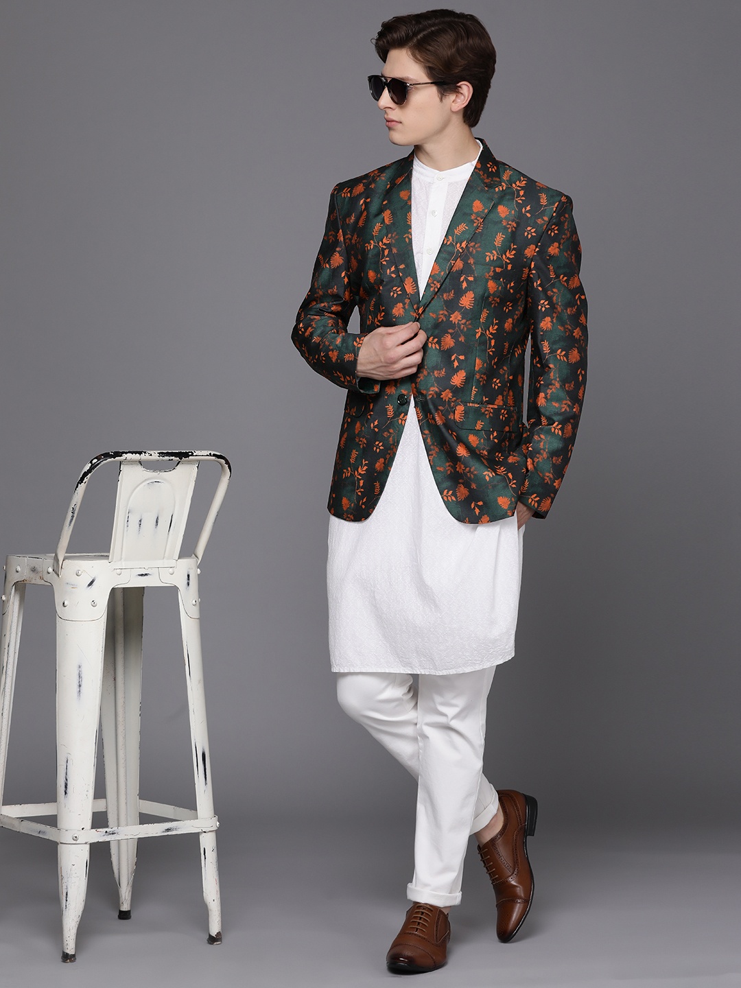 

DEYANN Men Orange & Green Printed Blazer