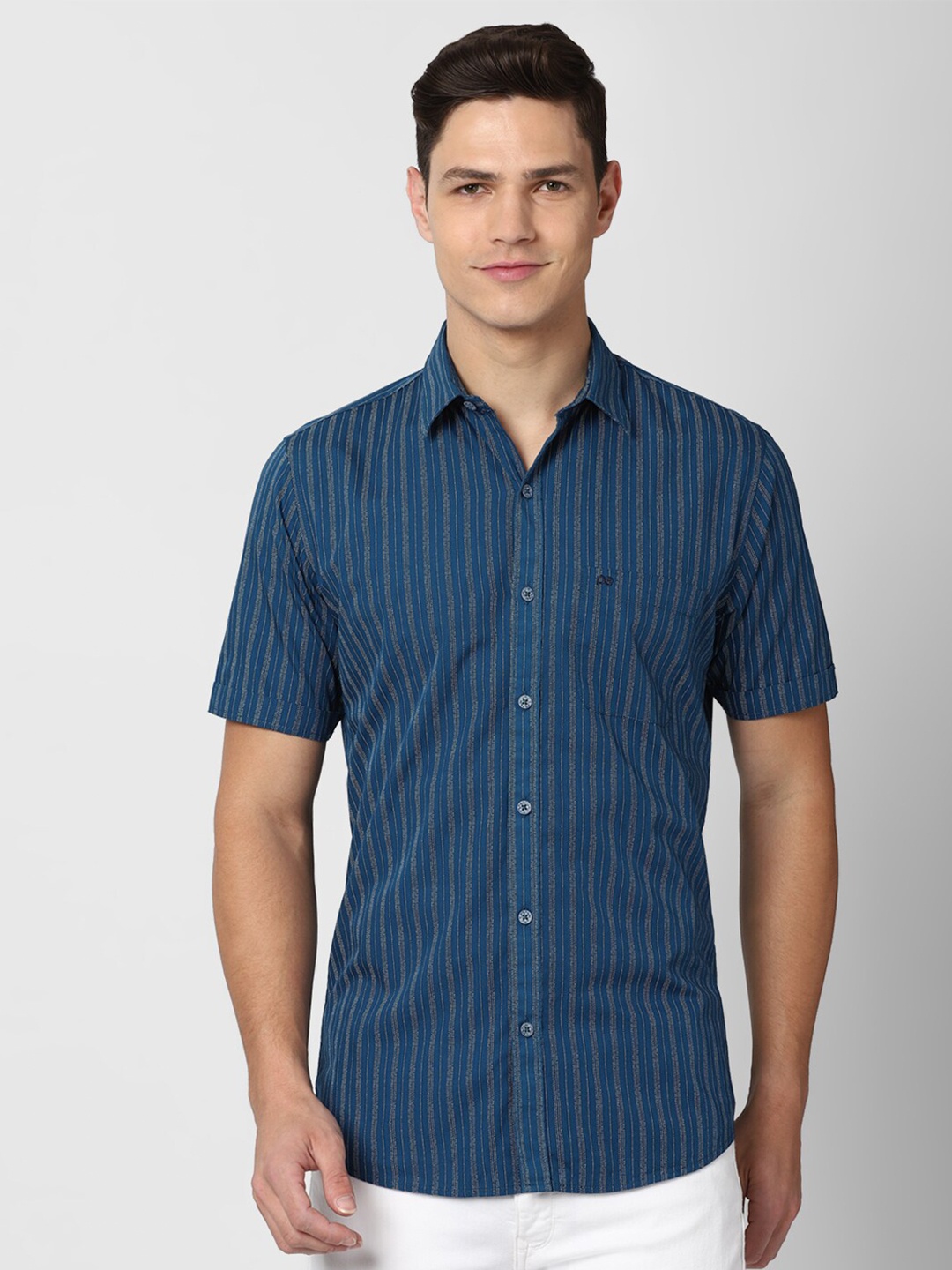 

Peter England Casuals Men Blue Slim Fit Striped Casual Shirt