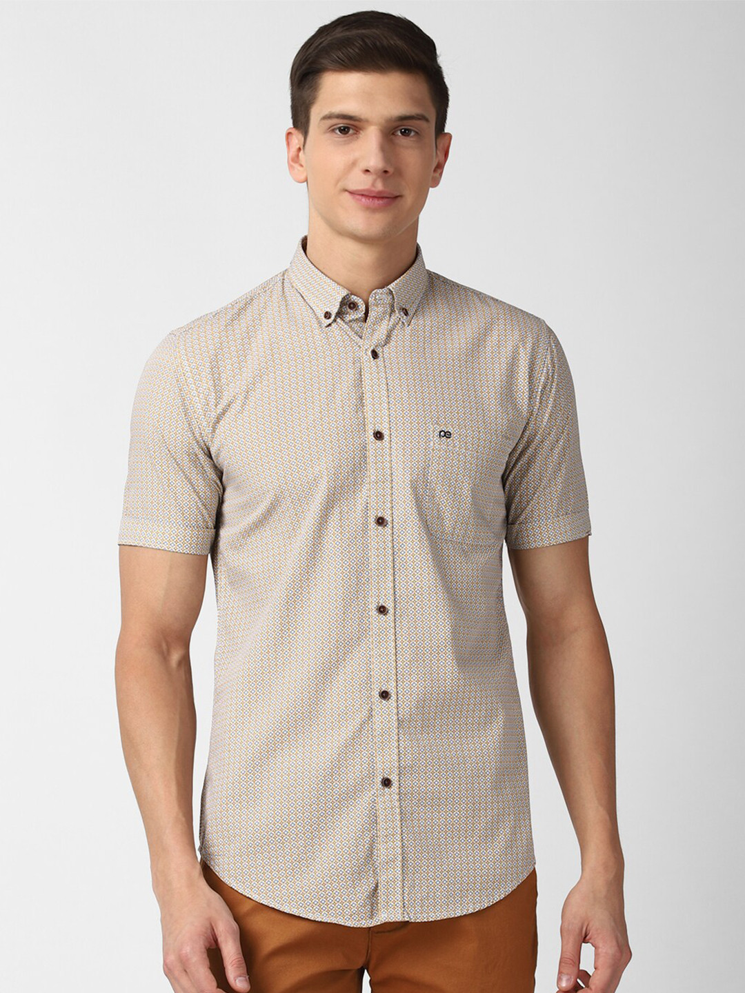 

Peter England Casuals Men Beige Slim Fit Printed Casual Shirt