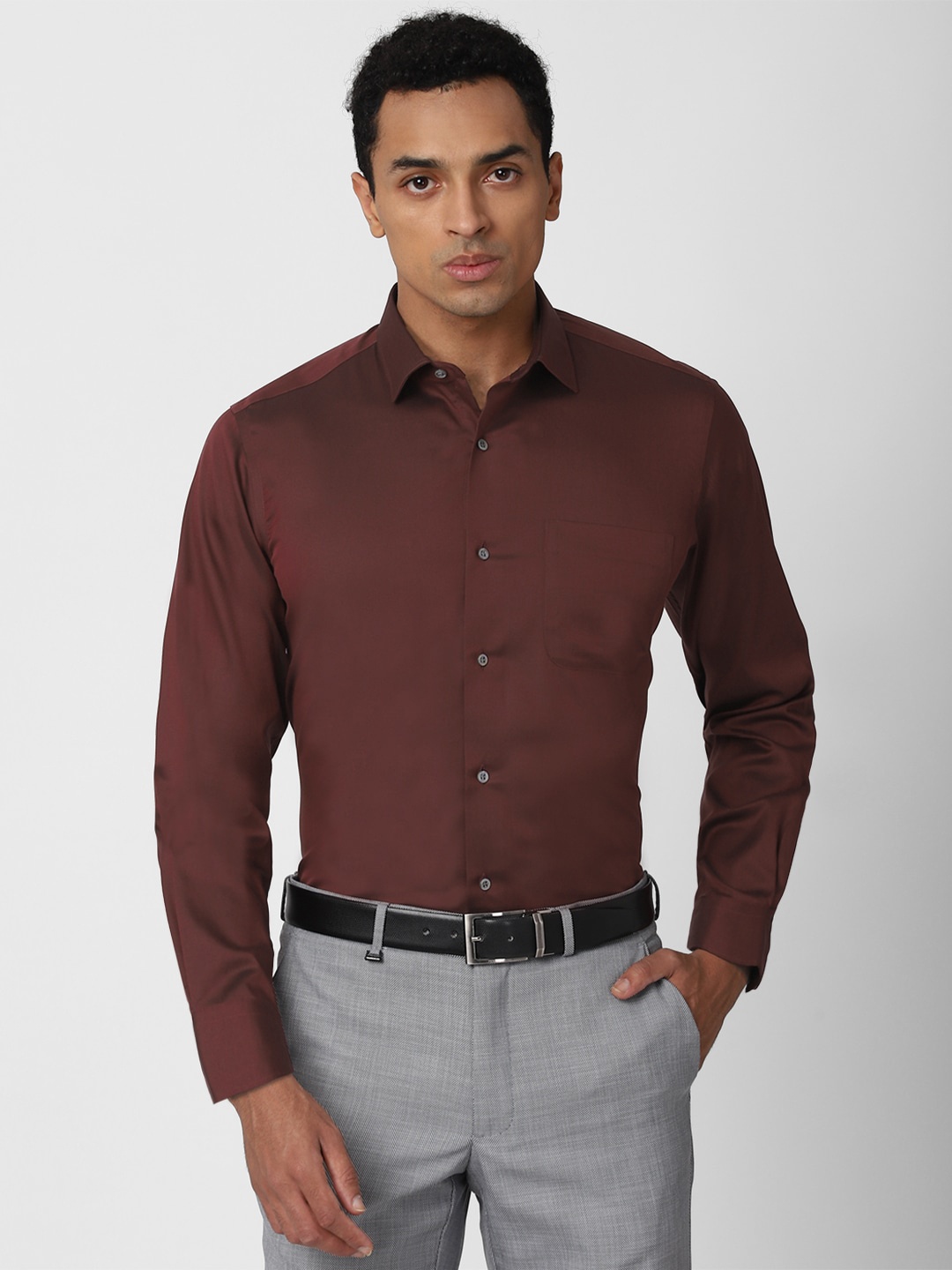 

Van Heusen Men Maroon Solid Formal Shirt