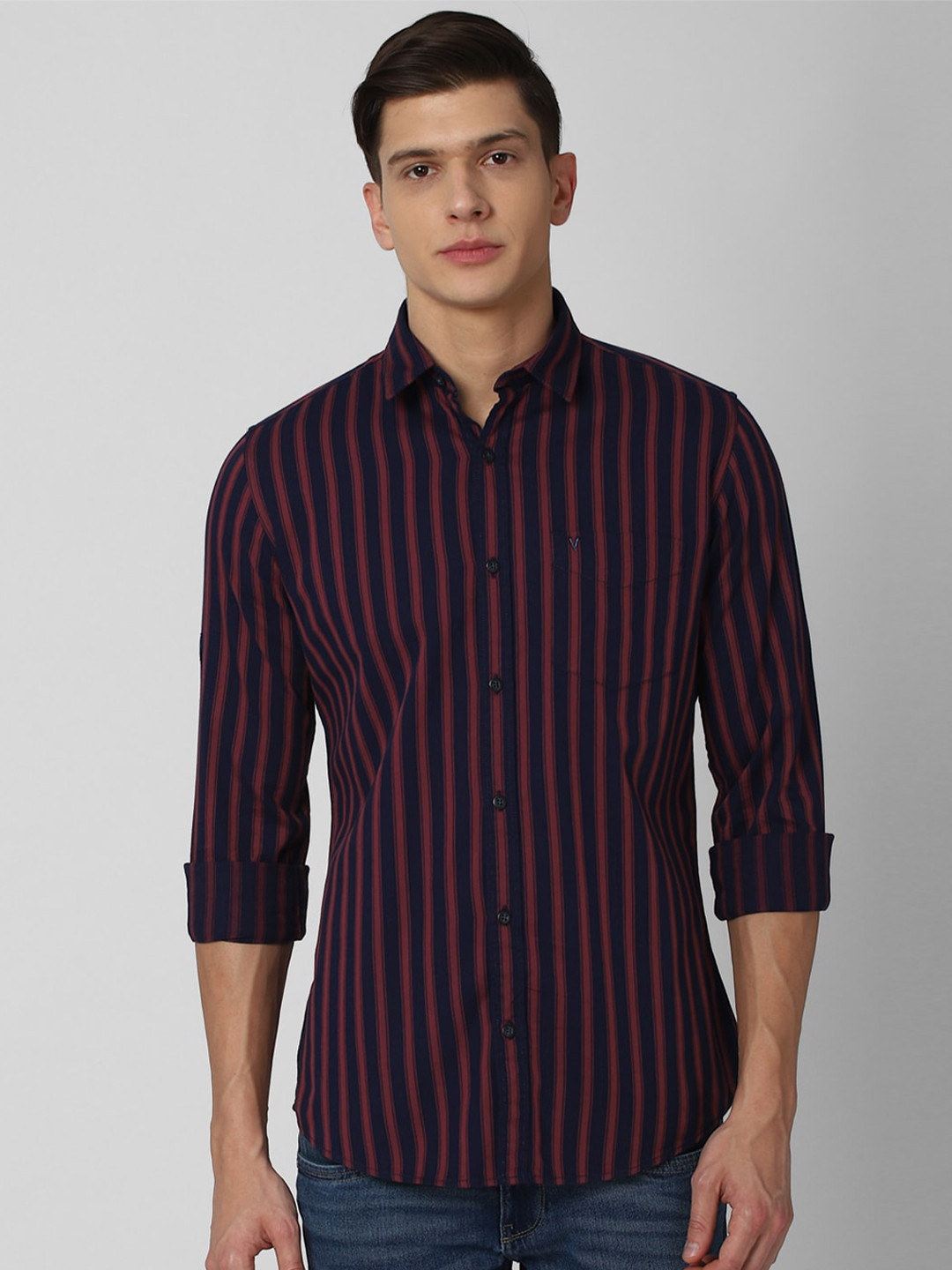 

VAN HEUSEN DENIM LABS Men Navy Blue Slim Fit Striped Casual Shirt