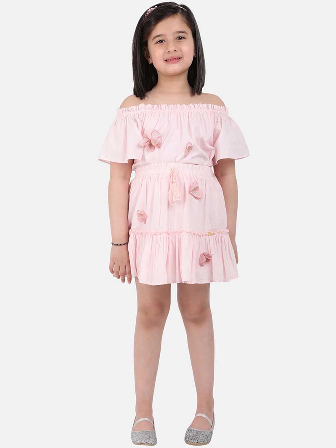 

One Friday Girls Pink Solid Above Knee Pure Cotton Flared Skirt With Applique Detail