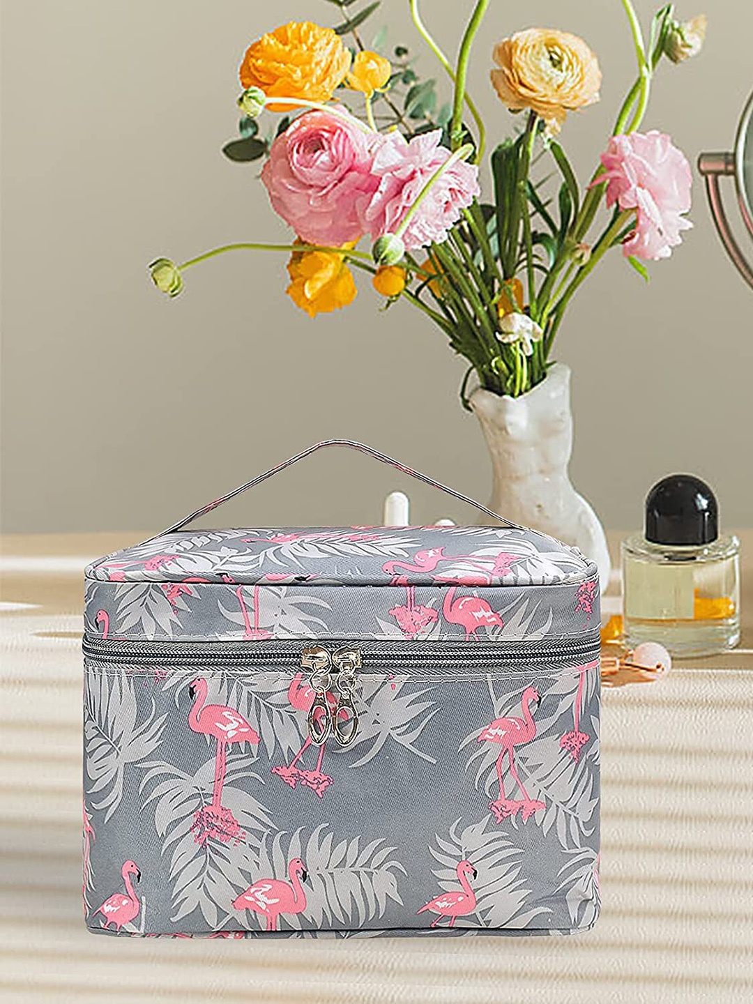 

HOUSE OF QUIRK Women Grey And Pink Printed Travel Handbag Organisers