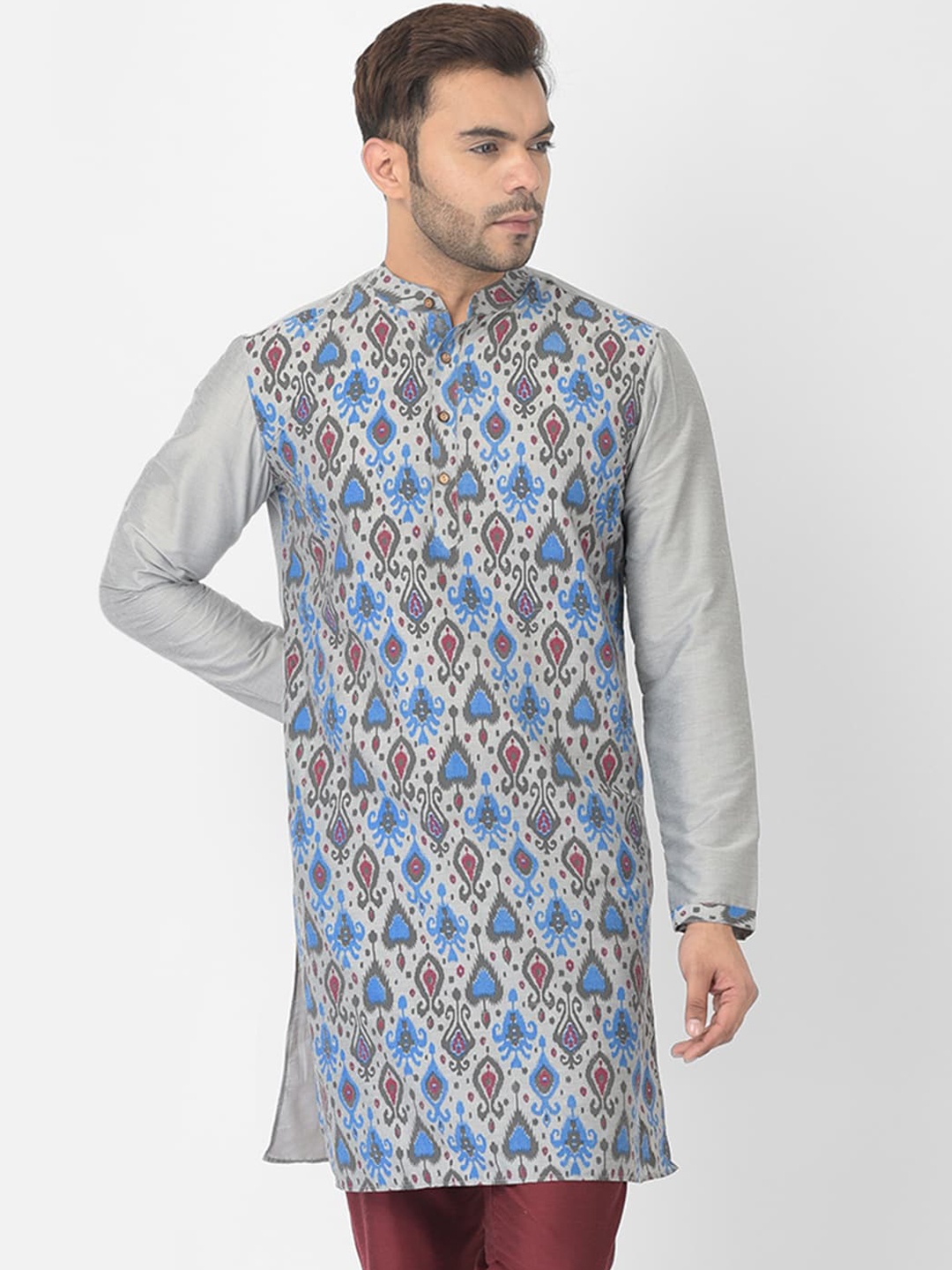 

DEYANN Men Silver-Toned & Blue Ethnic Motifs Printed Kurta