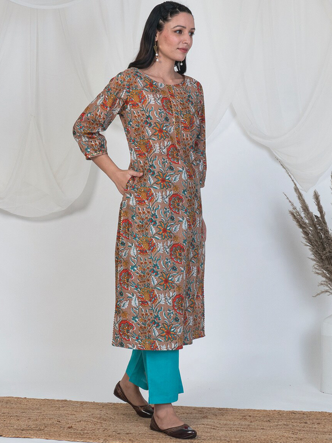 

AKISO Women Brown Ethnic Motifs Printed Pure Cotton Kurta with Trousers & With Dupatta