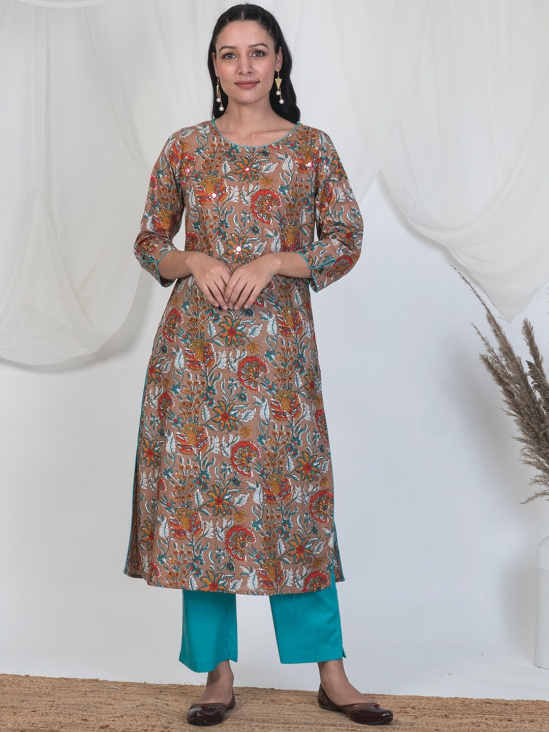 

AKISO Women Brown Floral Printed Cotton Kurta