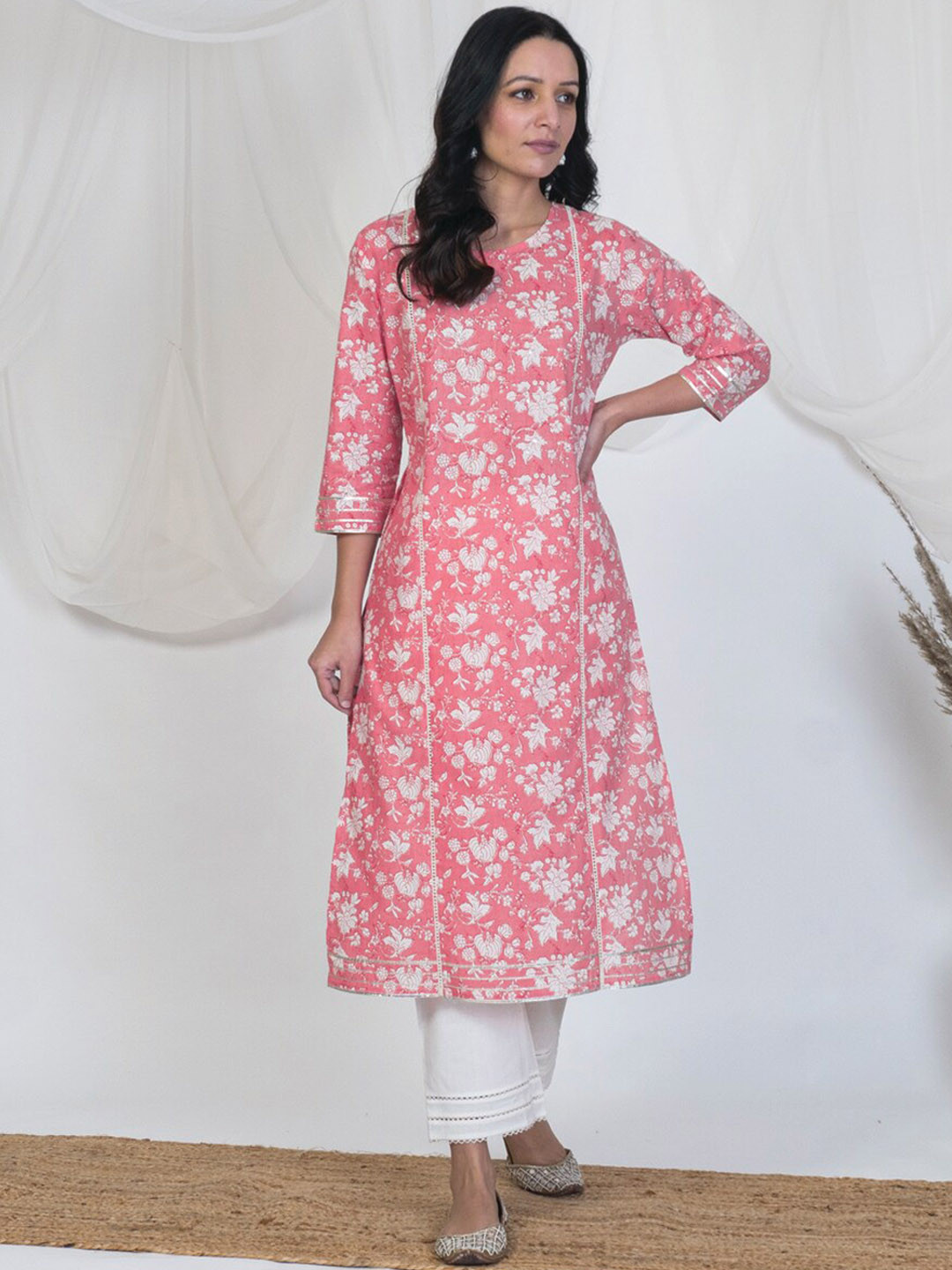 

AKISO Women Pink Printed Pure Cotton Kurta with Trousers