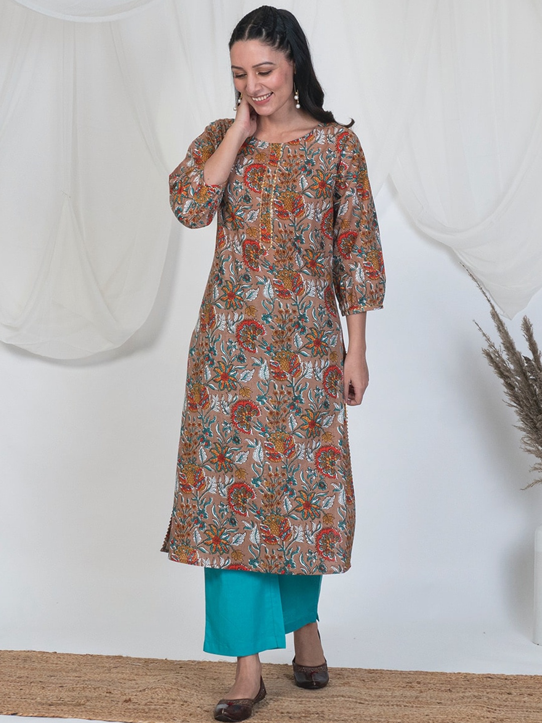 

AKISO Women Brown Ethnic Motifs Printed Pure Cotton Kurta with Trousers