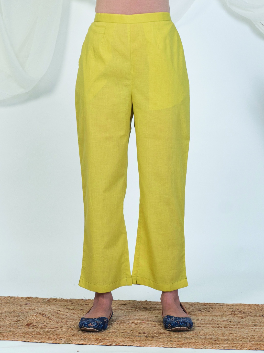 

AKISO Women Cotton Mid-Rise Trousers, Yellow