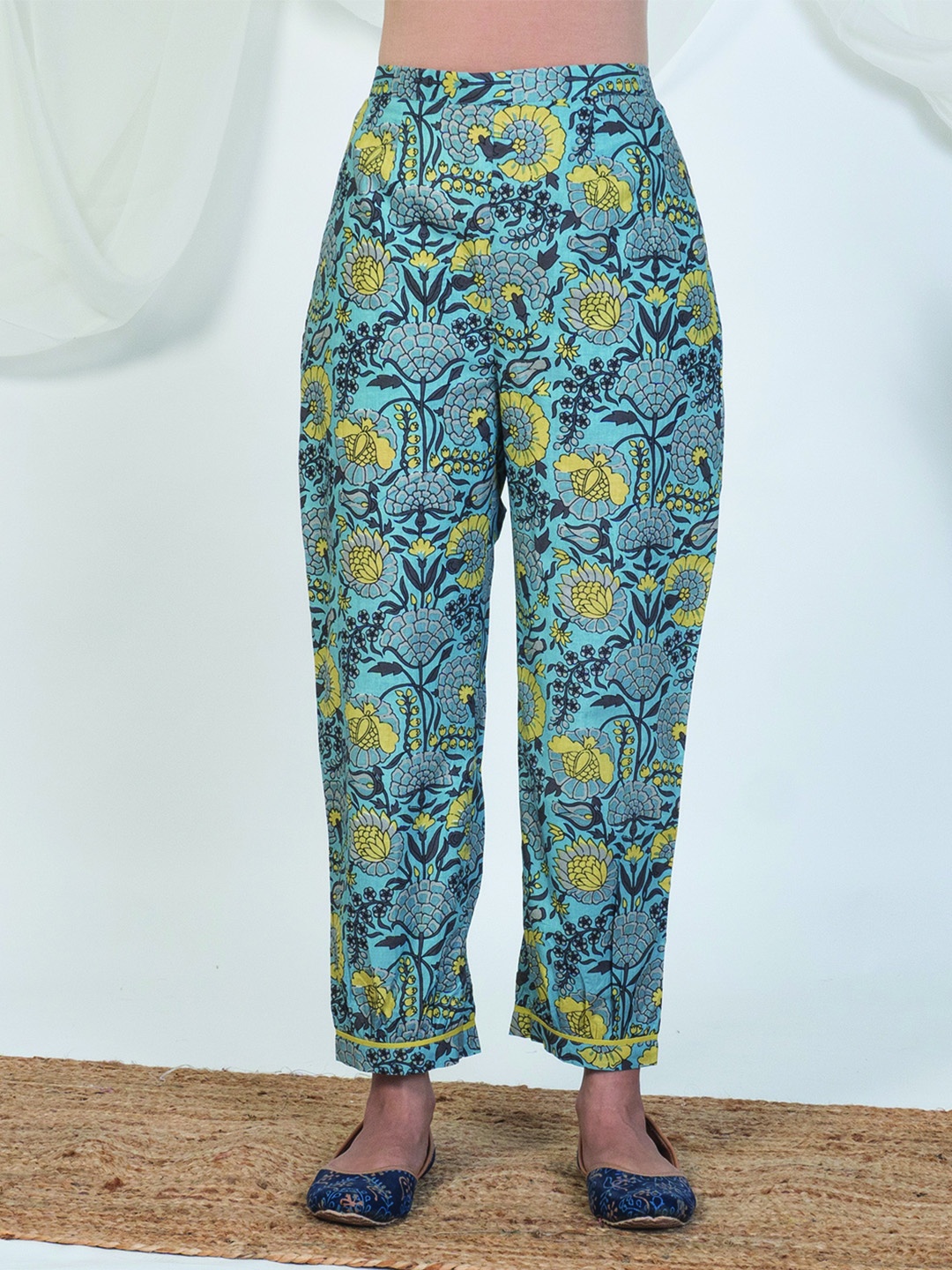 

AKISO Women Blue Floral Print Cotton Palazzo Pants