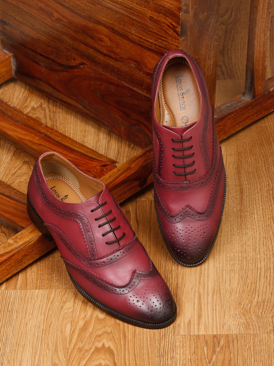 

LOUIS STITCH Men Maroon Patterned Leather Formal Brogue Shoes