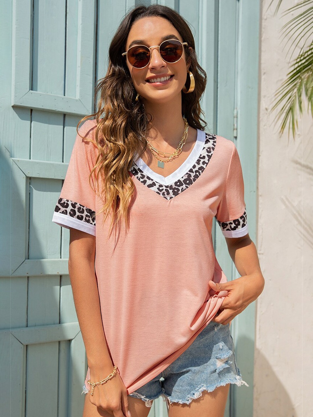 

BoStreet Women Pink V- neck Printed Top