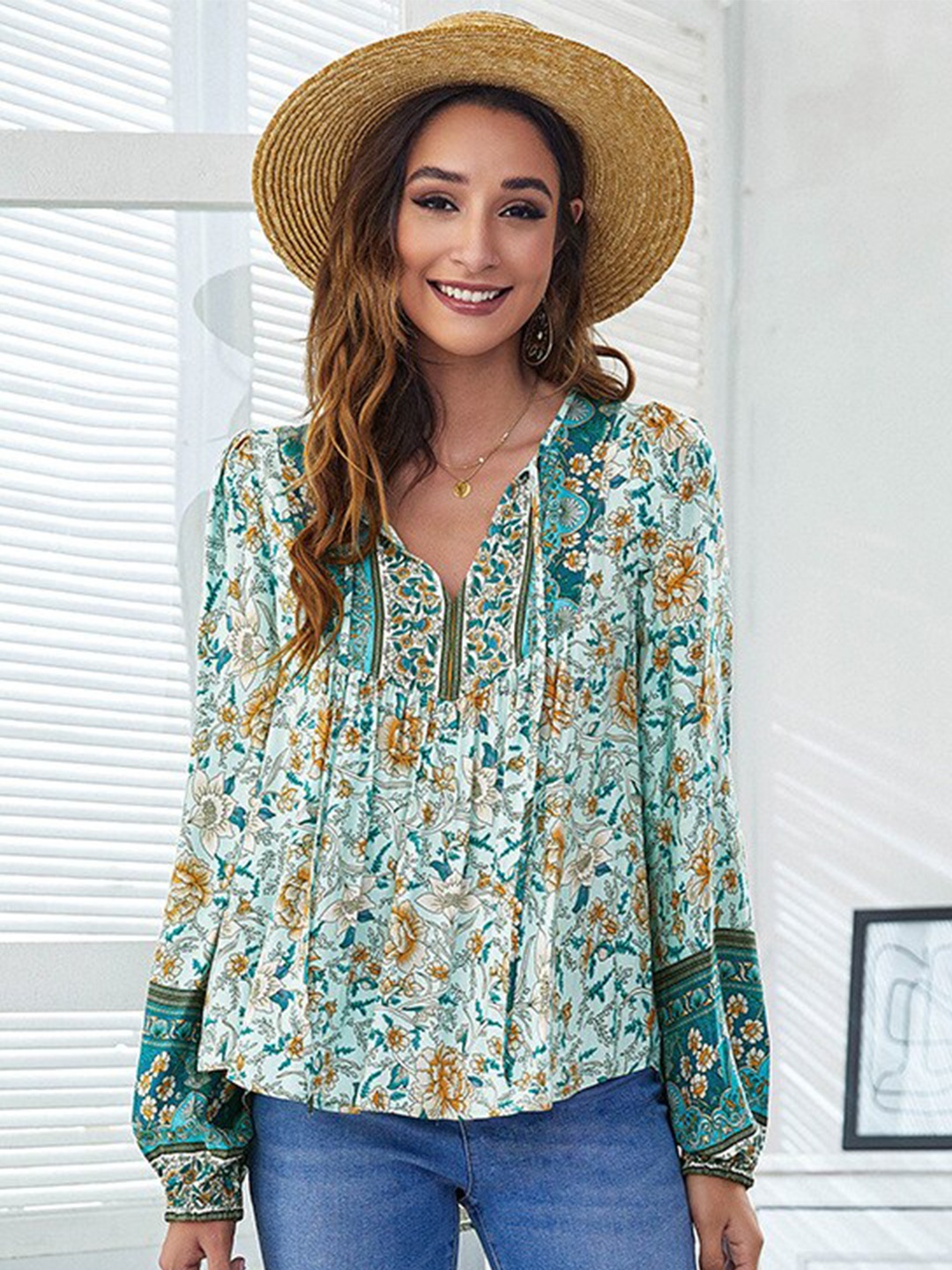 

BoStreet Blue & White Floral Print Top